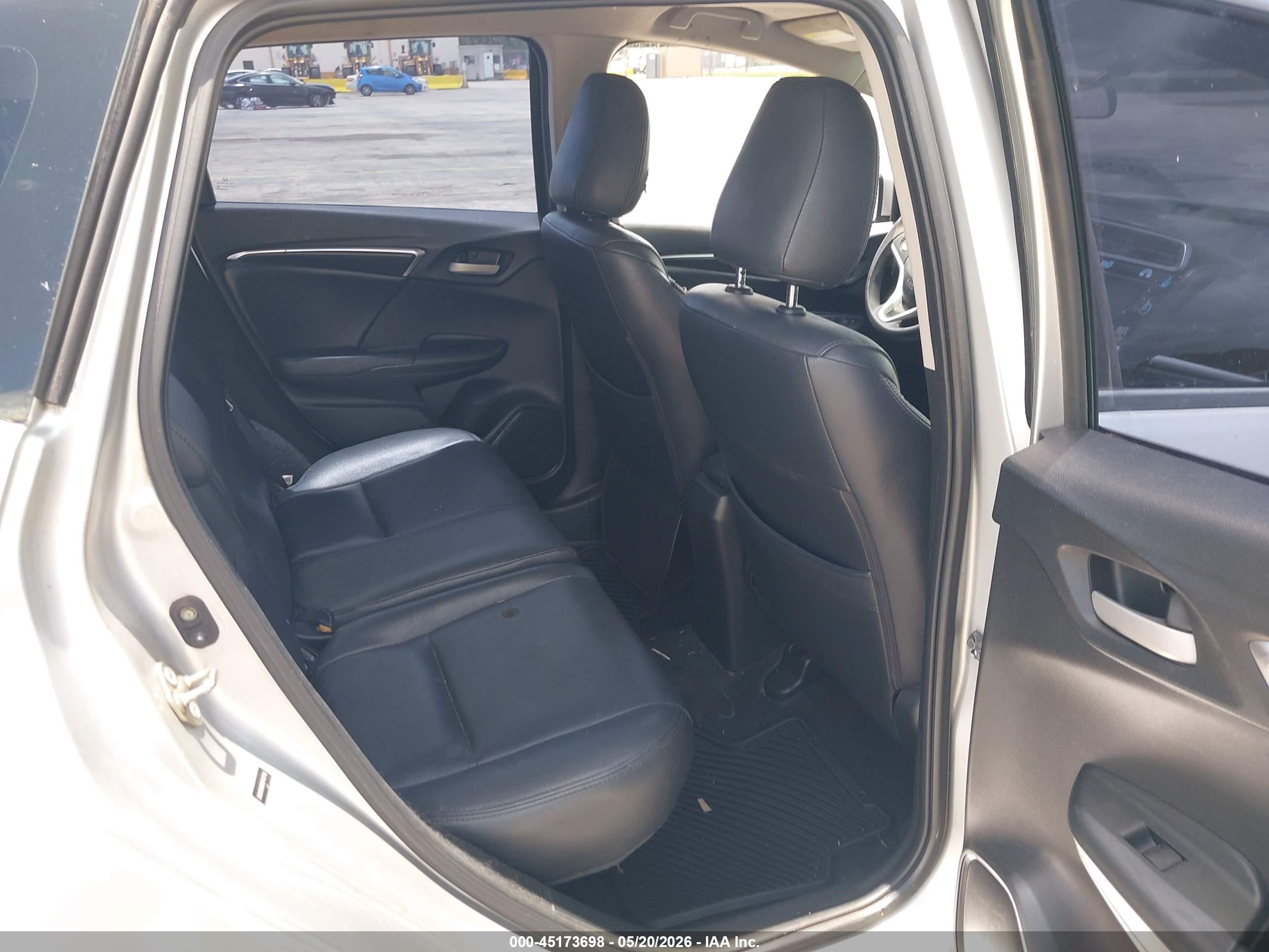 HONDA FIT image 8