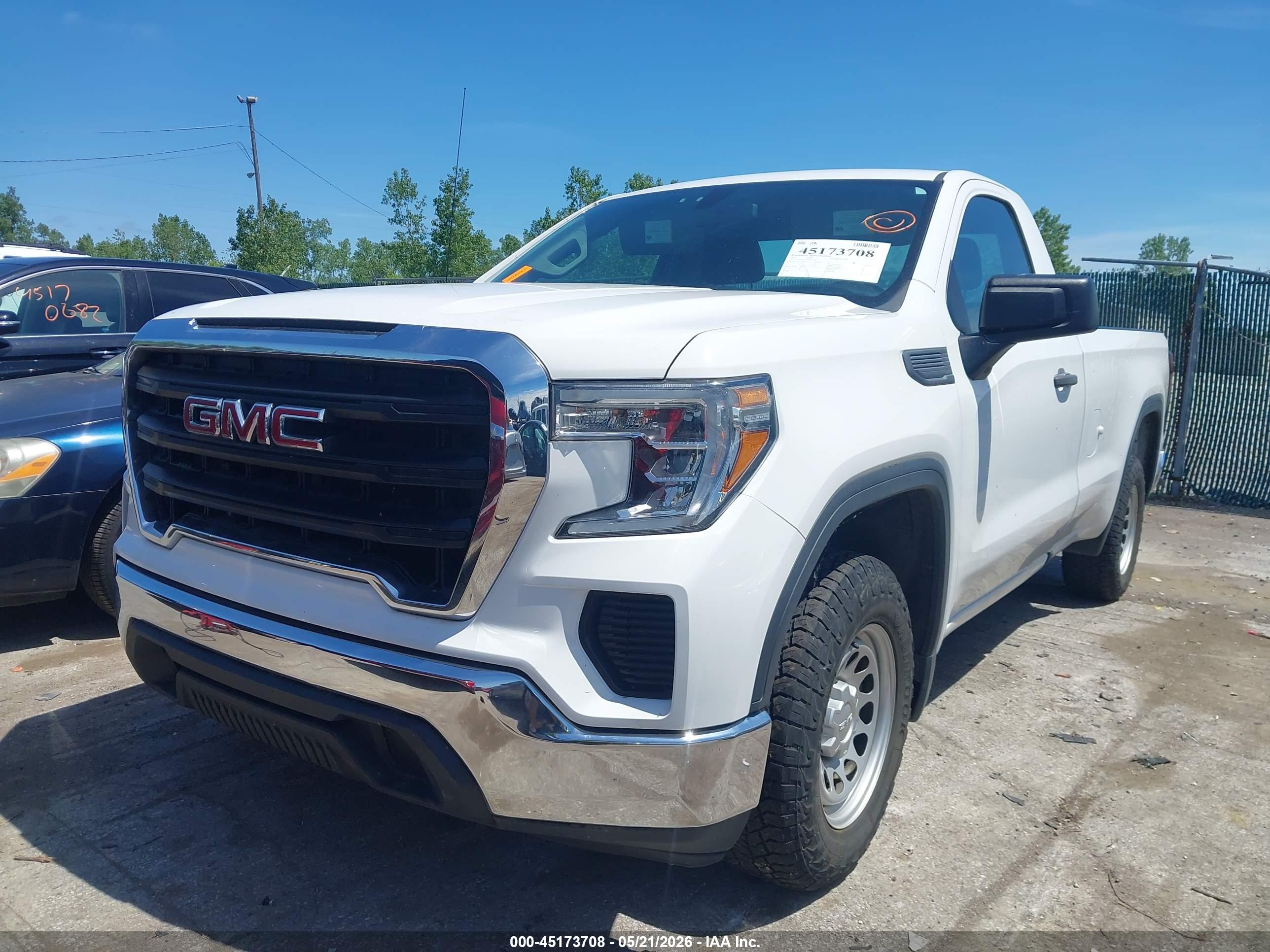 GMC SIERRA image 2