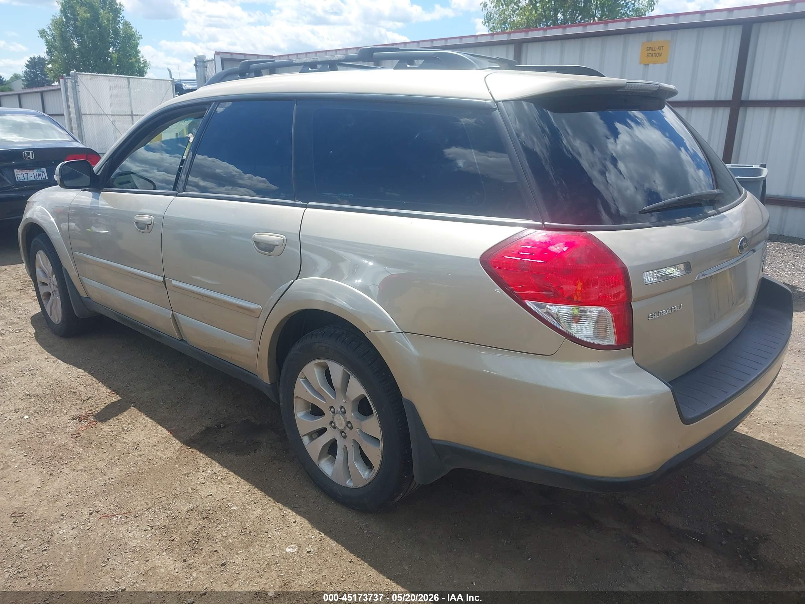 SUBARU OUTBACK image 3