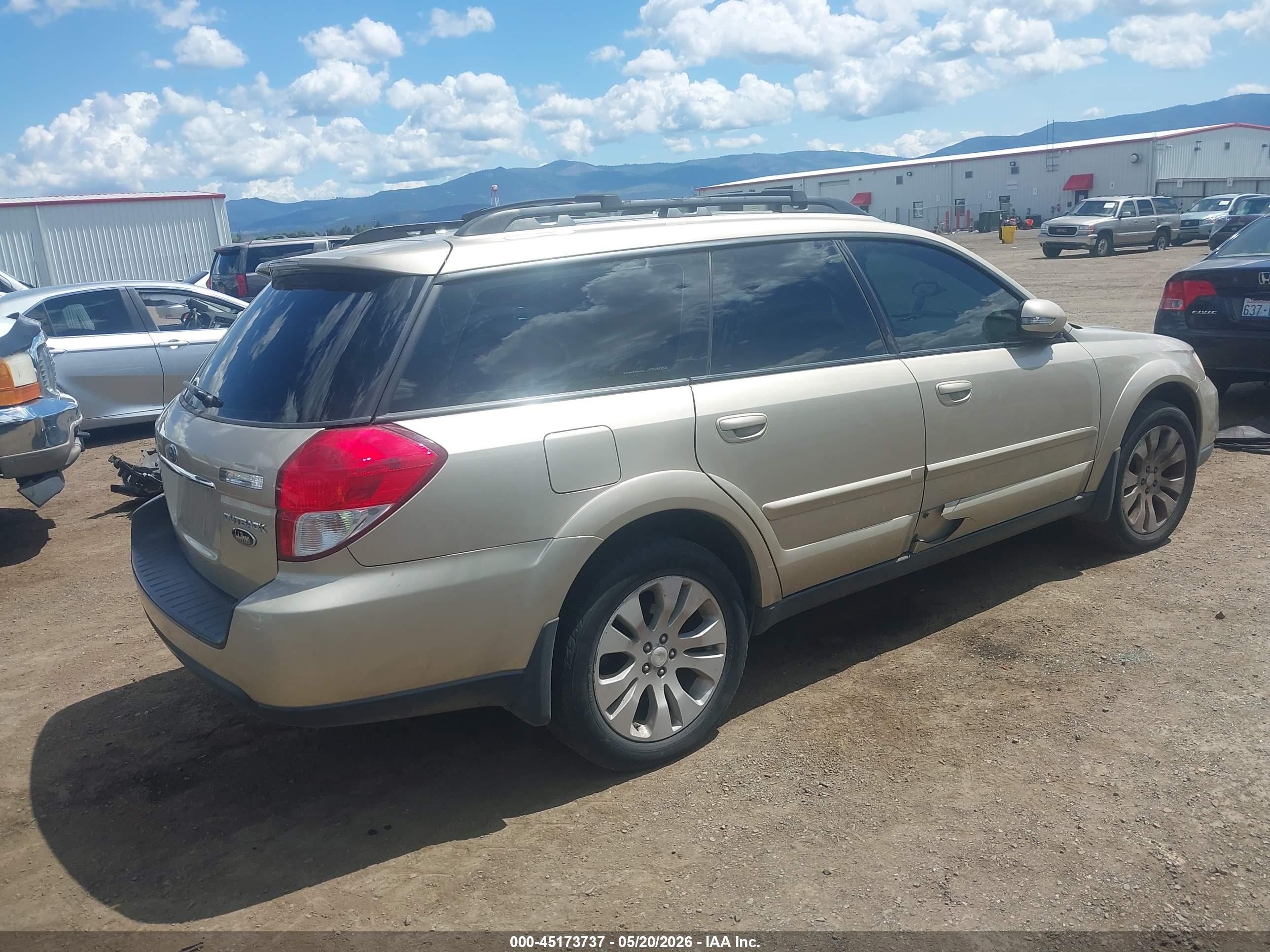 SUBARU OUTBACK image 4