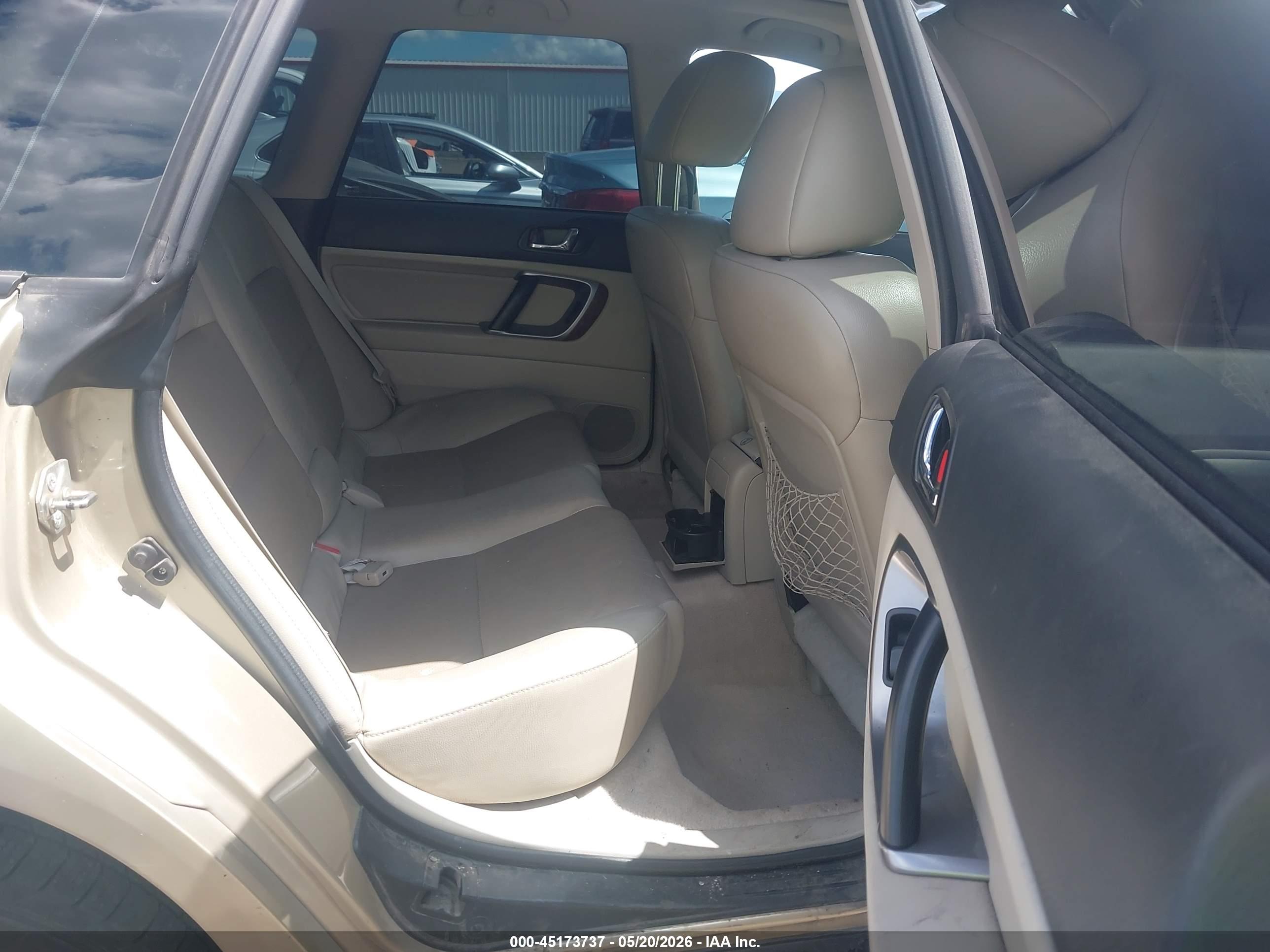 SUBARU OUTBACK image 8