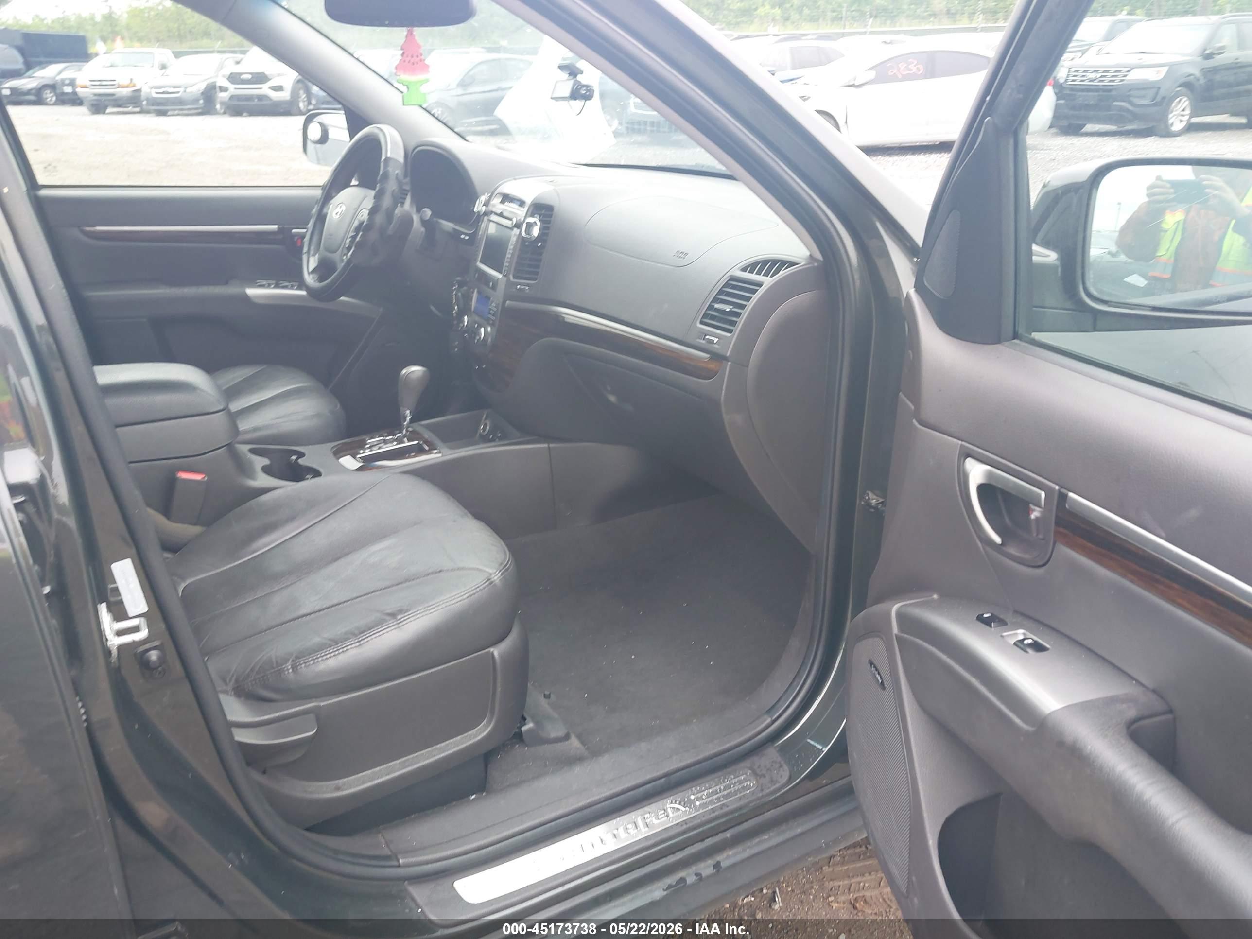 HYUNDAI SANTA image 5