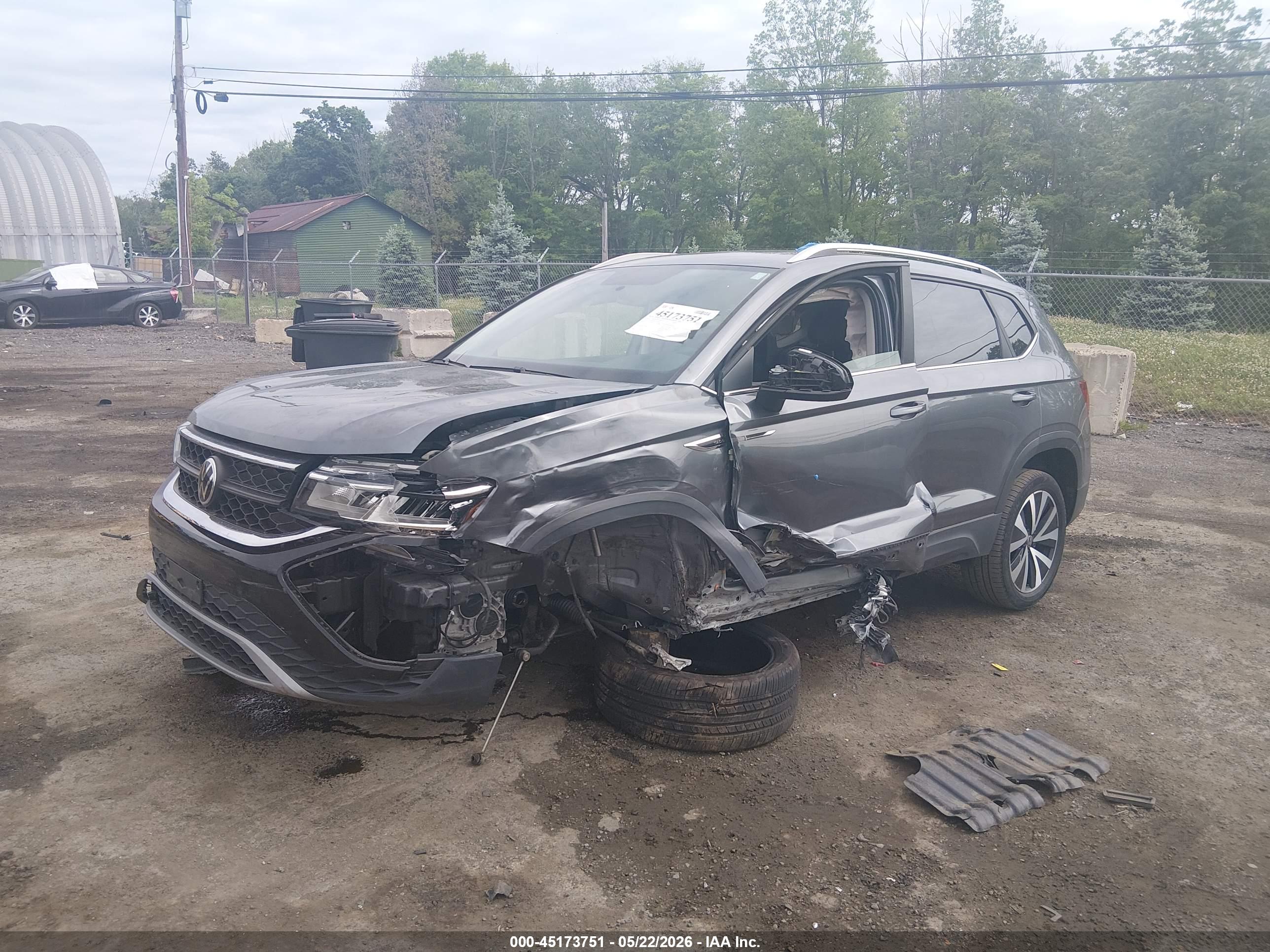 VOLKSWAGEN TAOS image 2