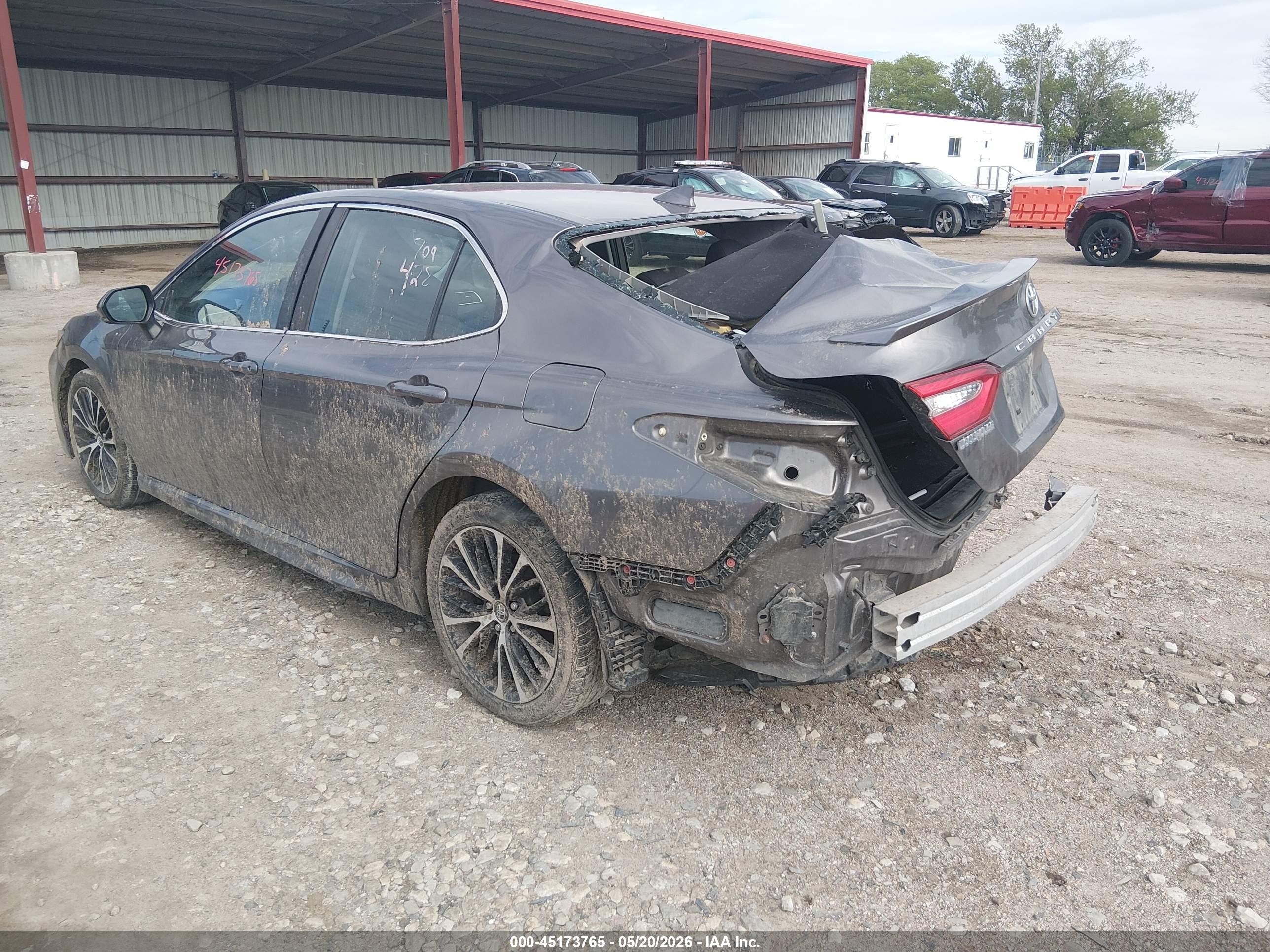 TOYOTA CAMRY image 3
