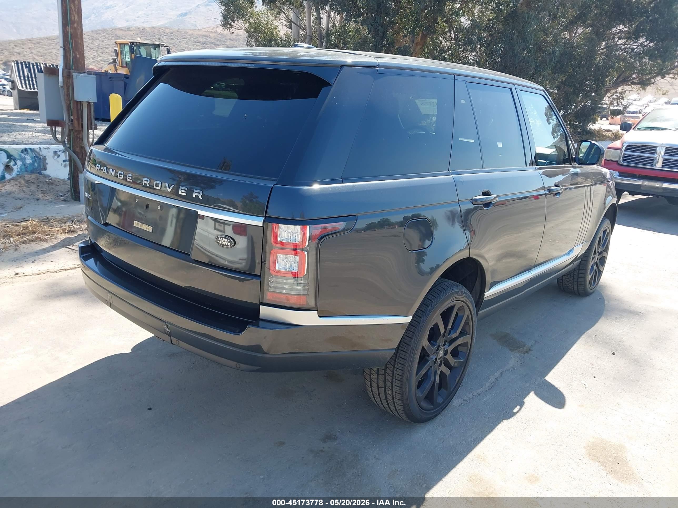 LAND ROVER image 4