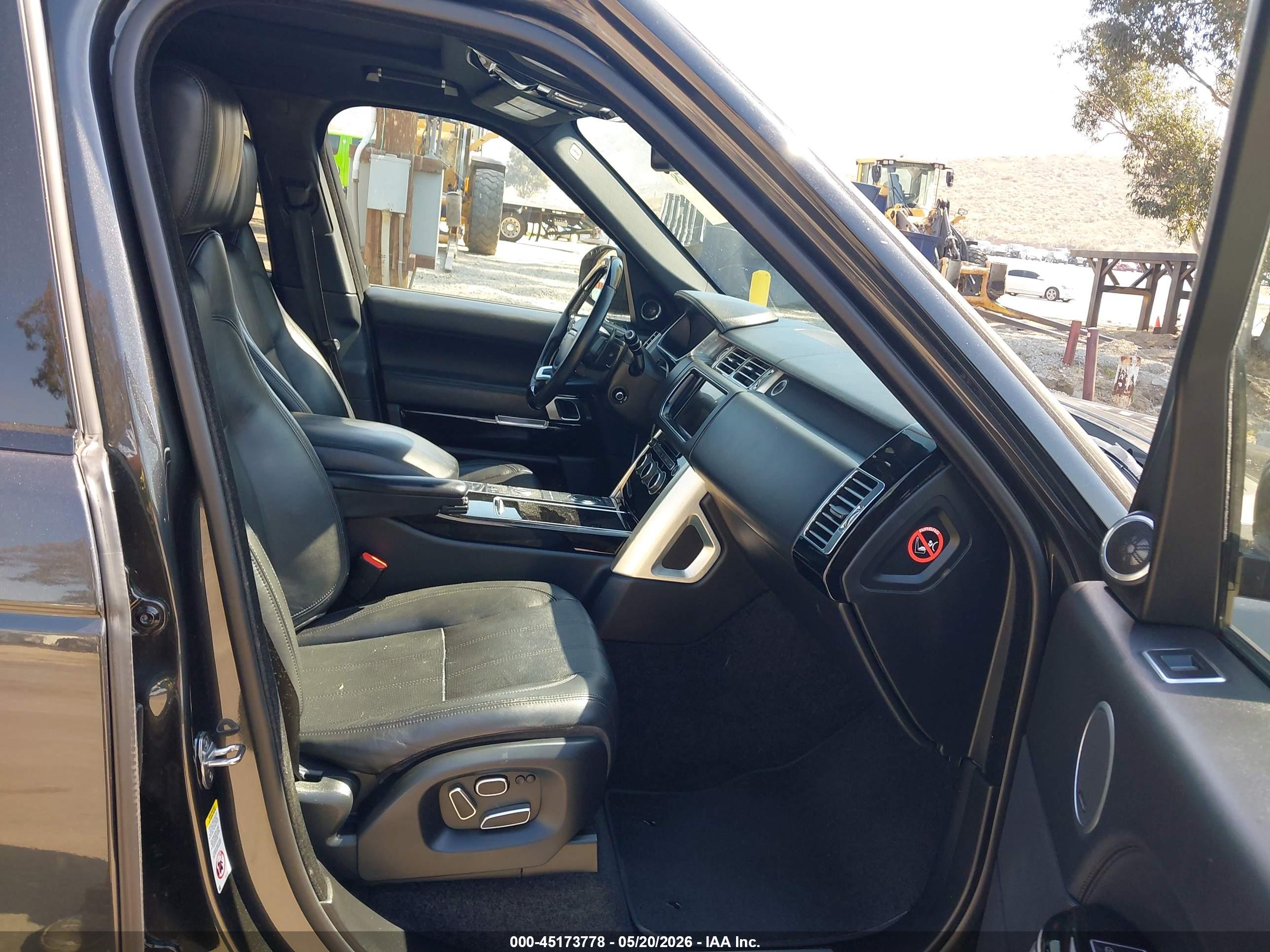 LAND ROVER image 5