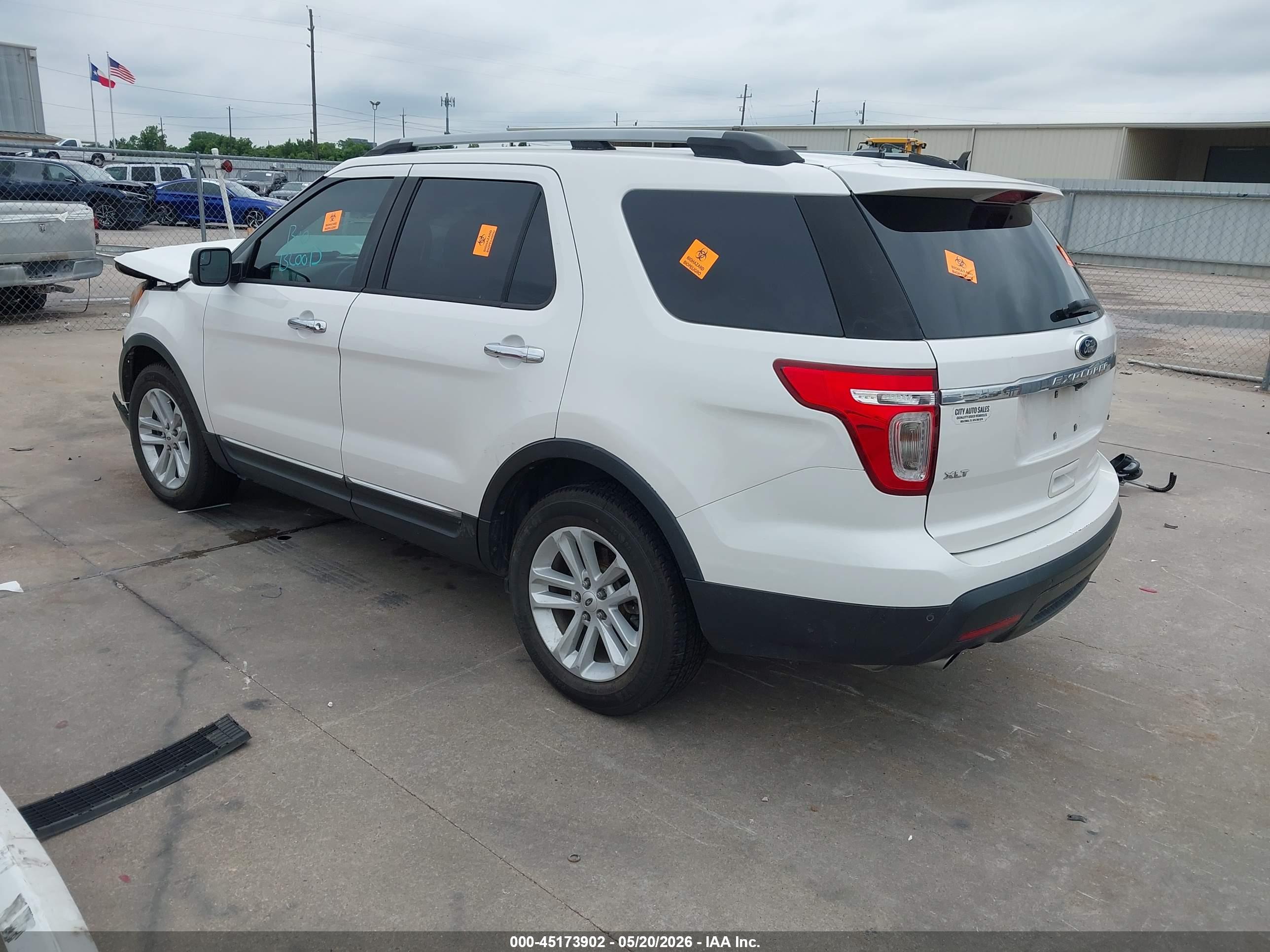 FORD EXPLORER image 3