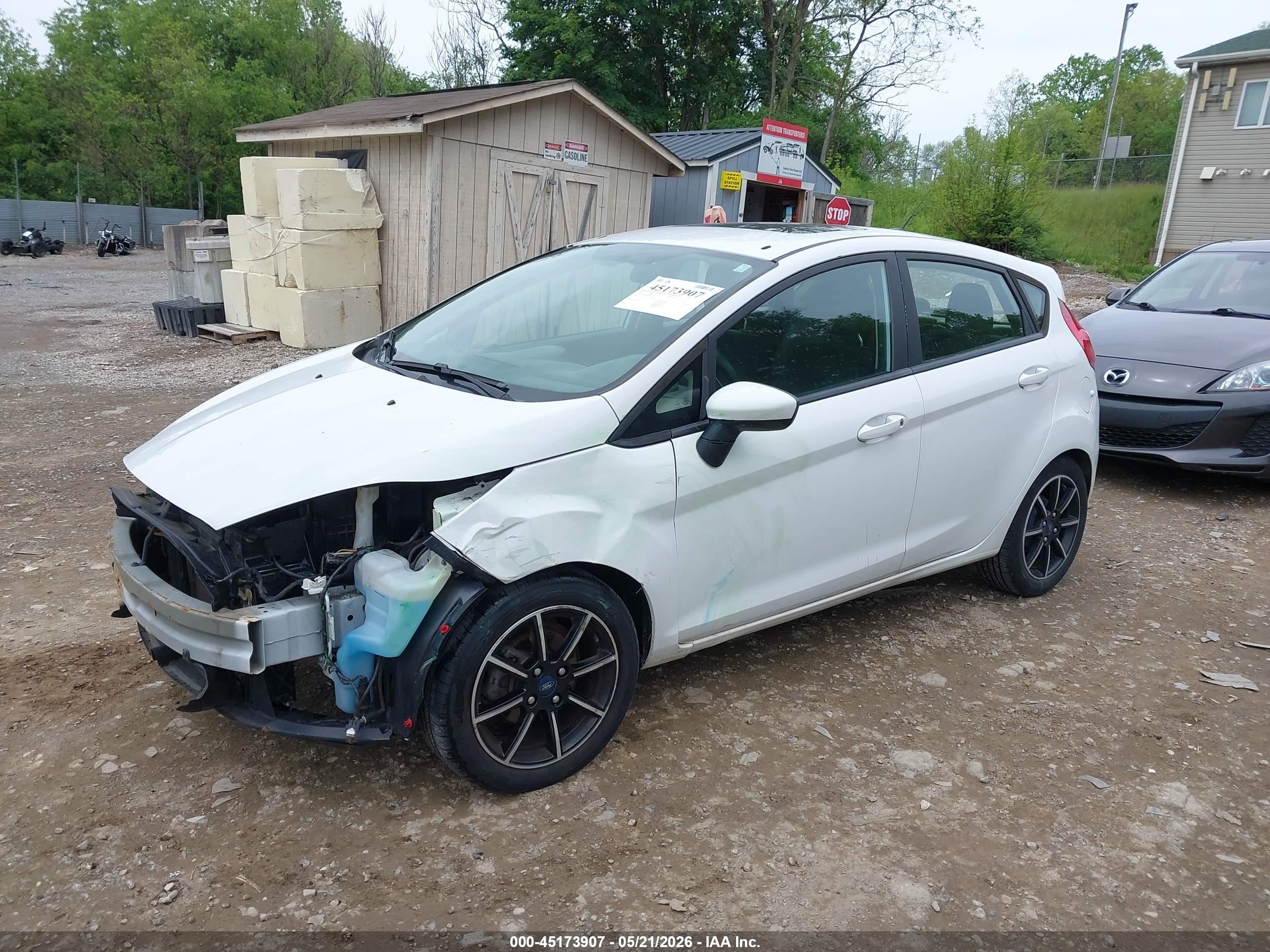 FORD FIESTA image 2