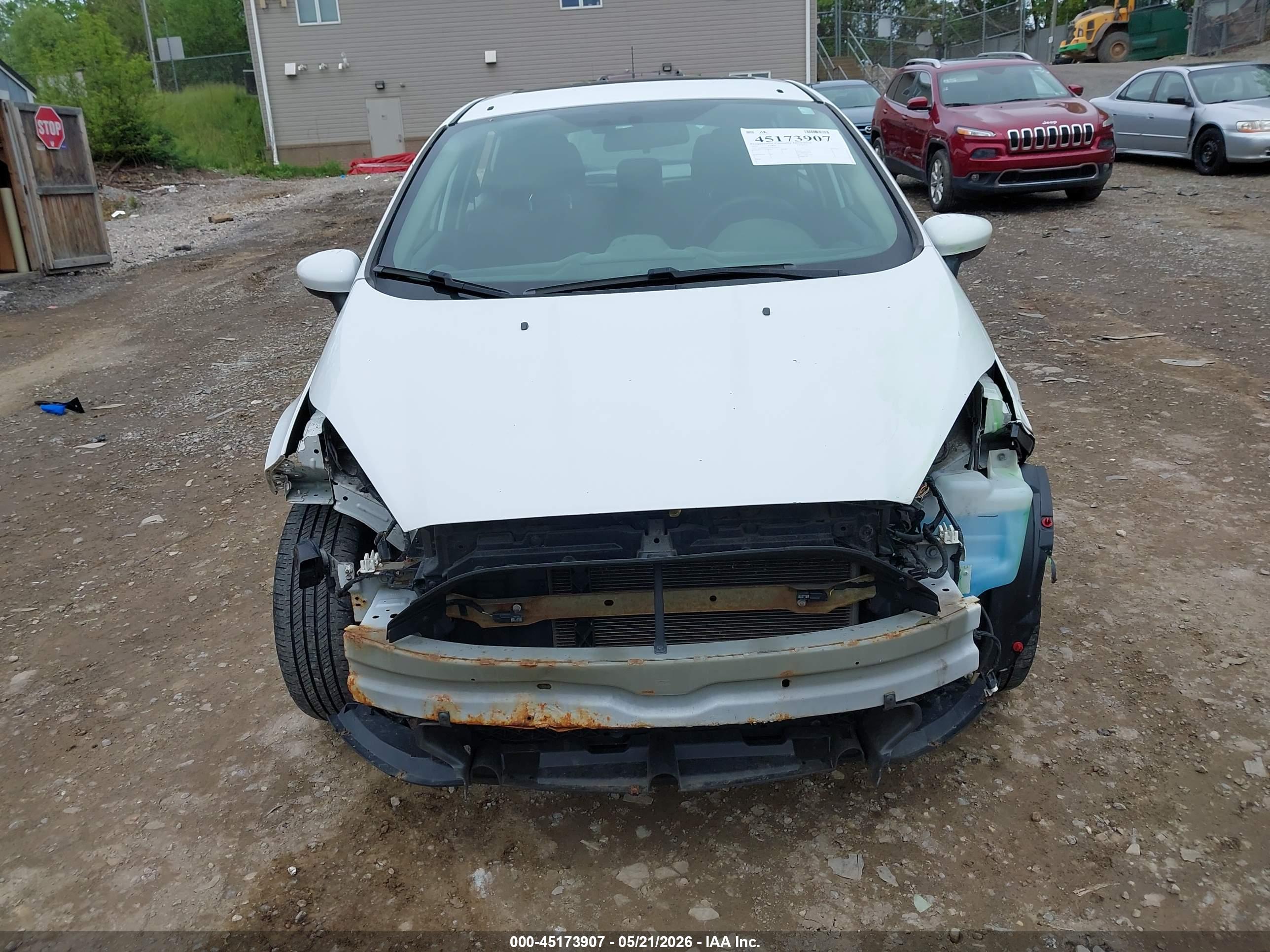 FORD FIESTA image 6