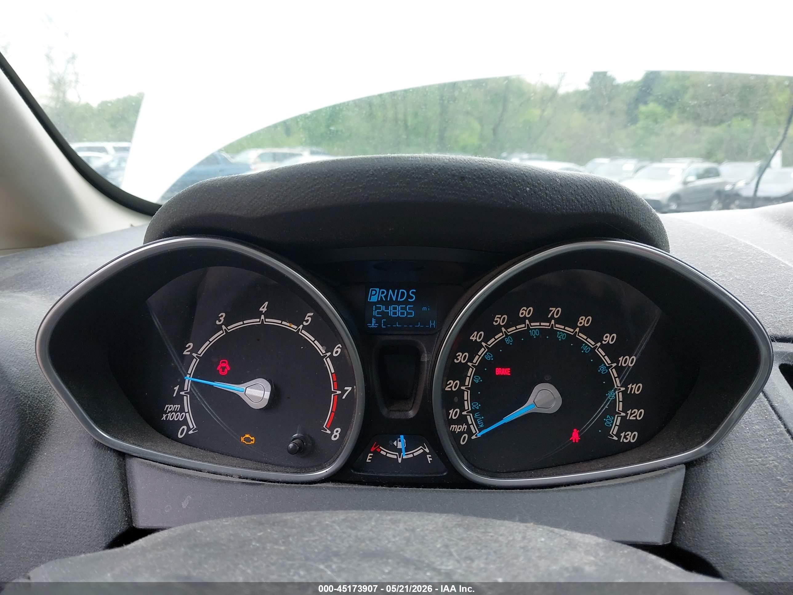 FORD FIESTA image 7