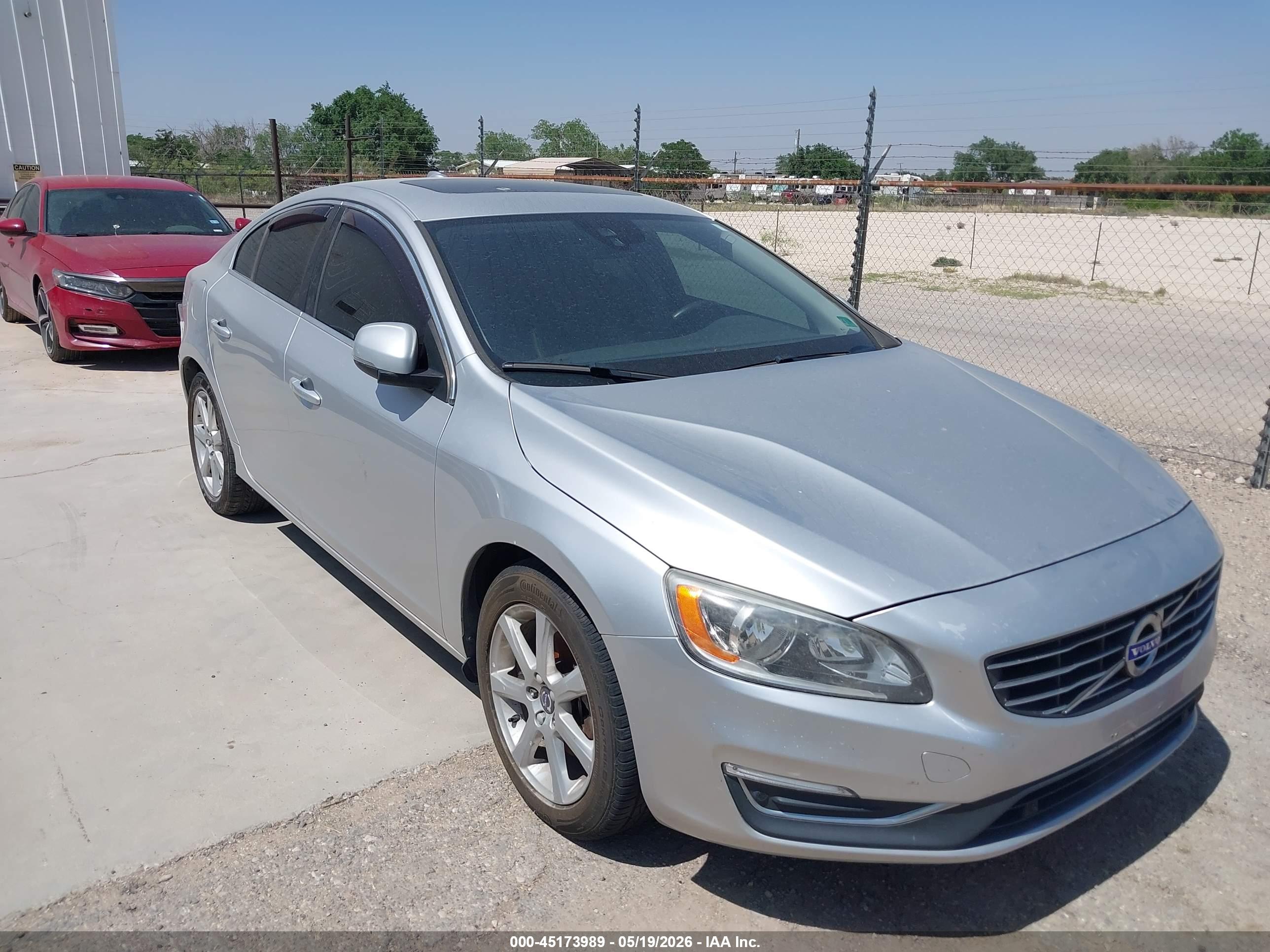 VOLVO S60 image 6