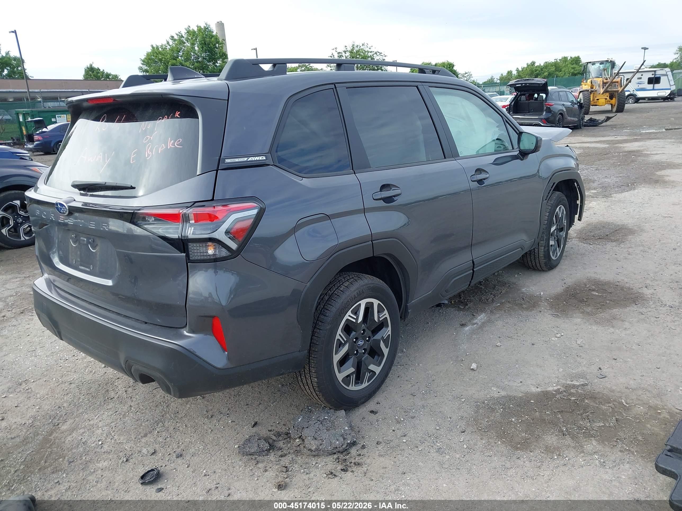 SUBARU FORESTER image 4