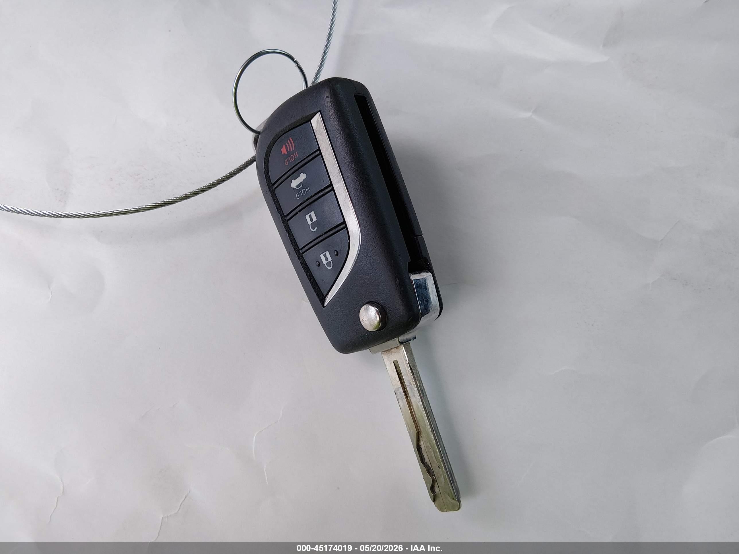TOYOTA CAMRY image 11