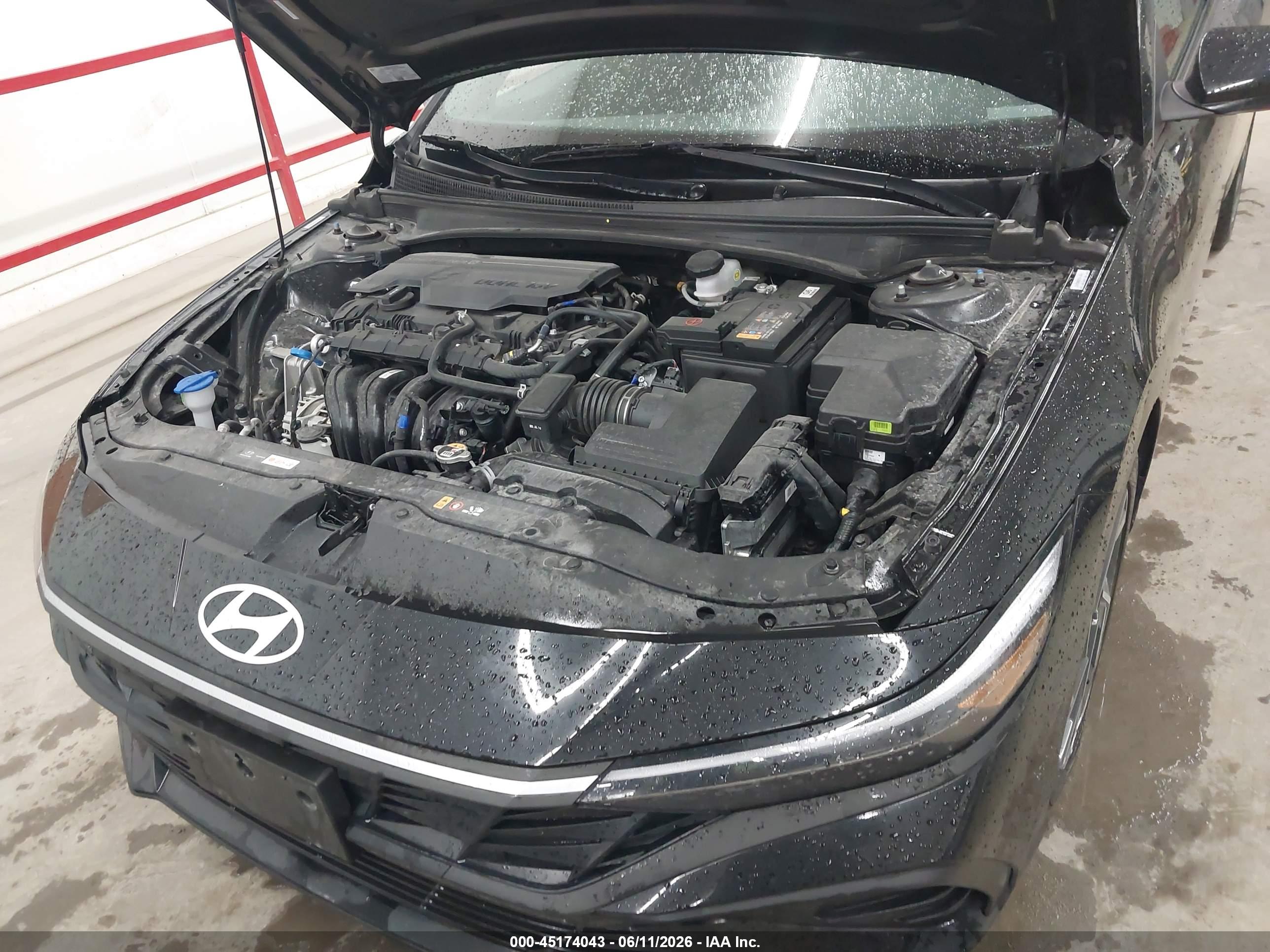 HYUNDAI ELANTRA image 10