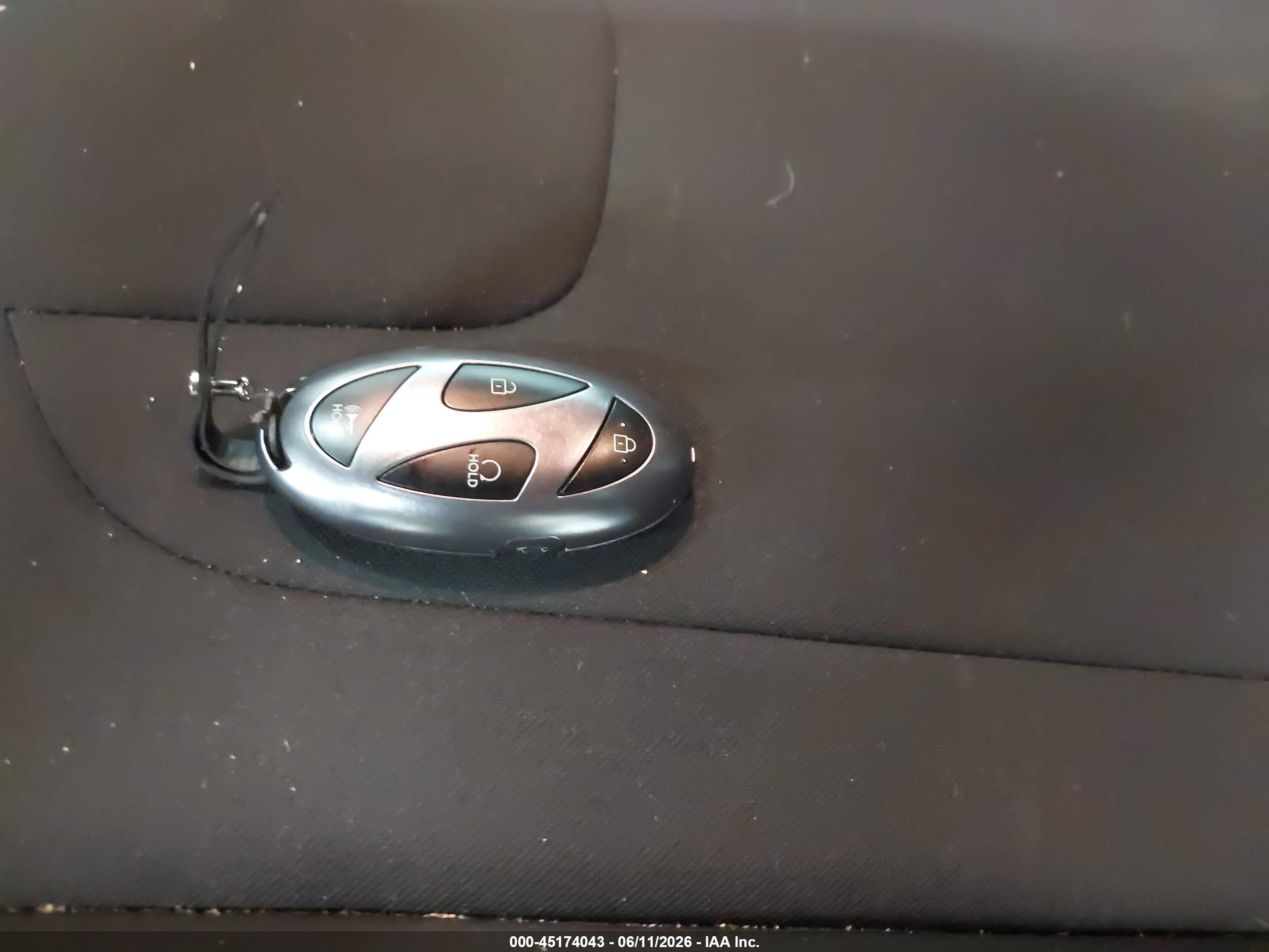 HYUNDAI ELANTRA image 11