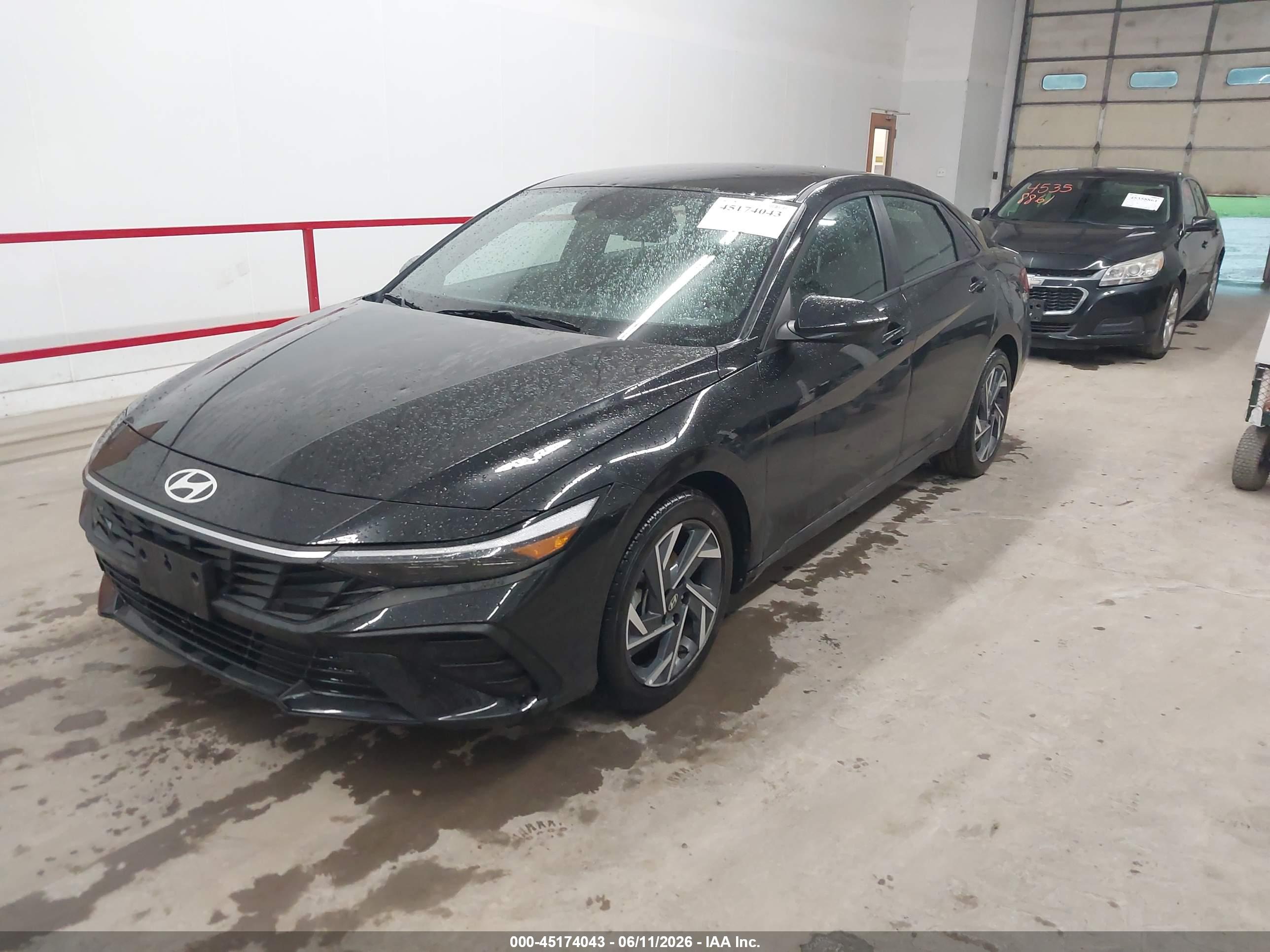 HYUNDAI ELANTRA image 2