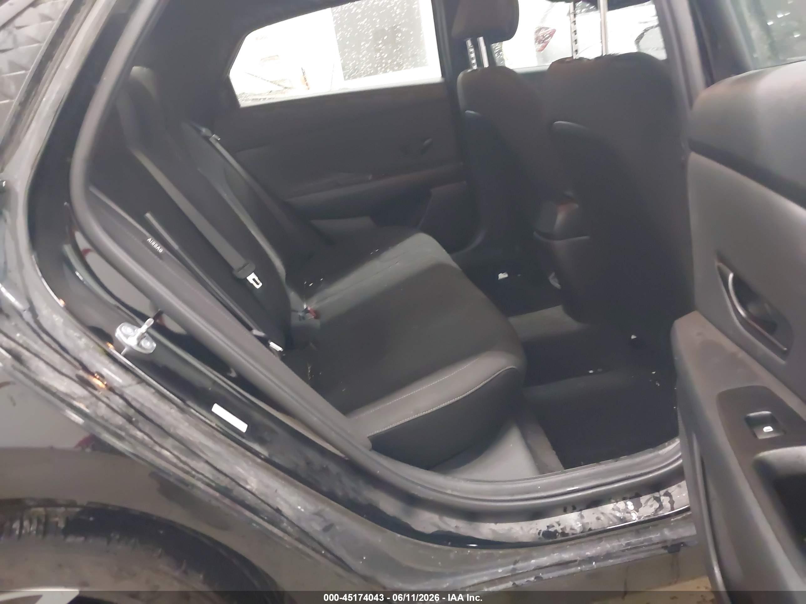 HYUNDAI ELANTRA image 8