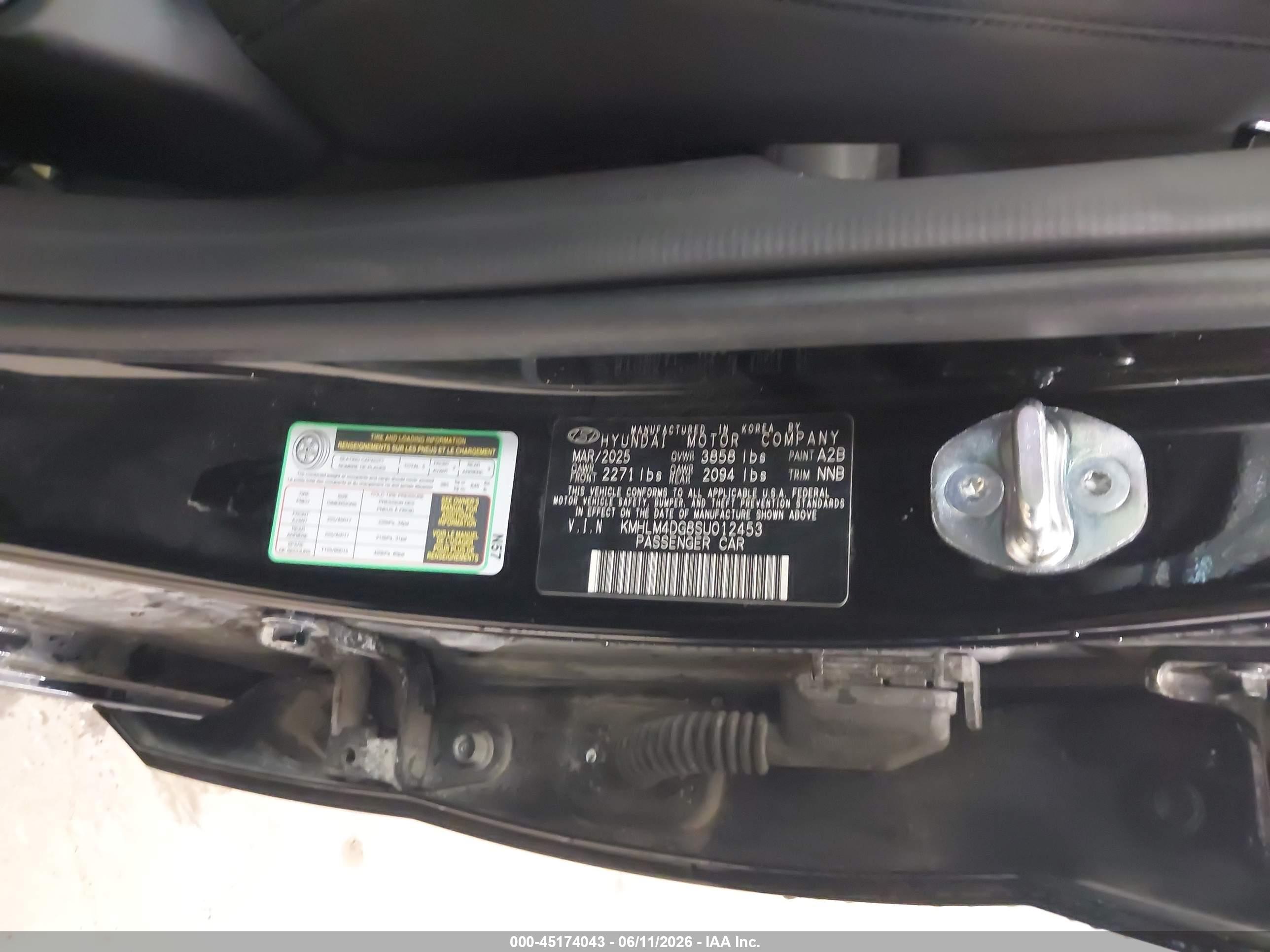 HYUNDAI ELANTRA image 9