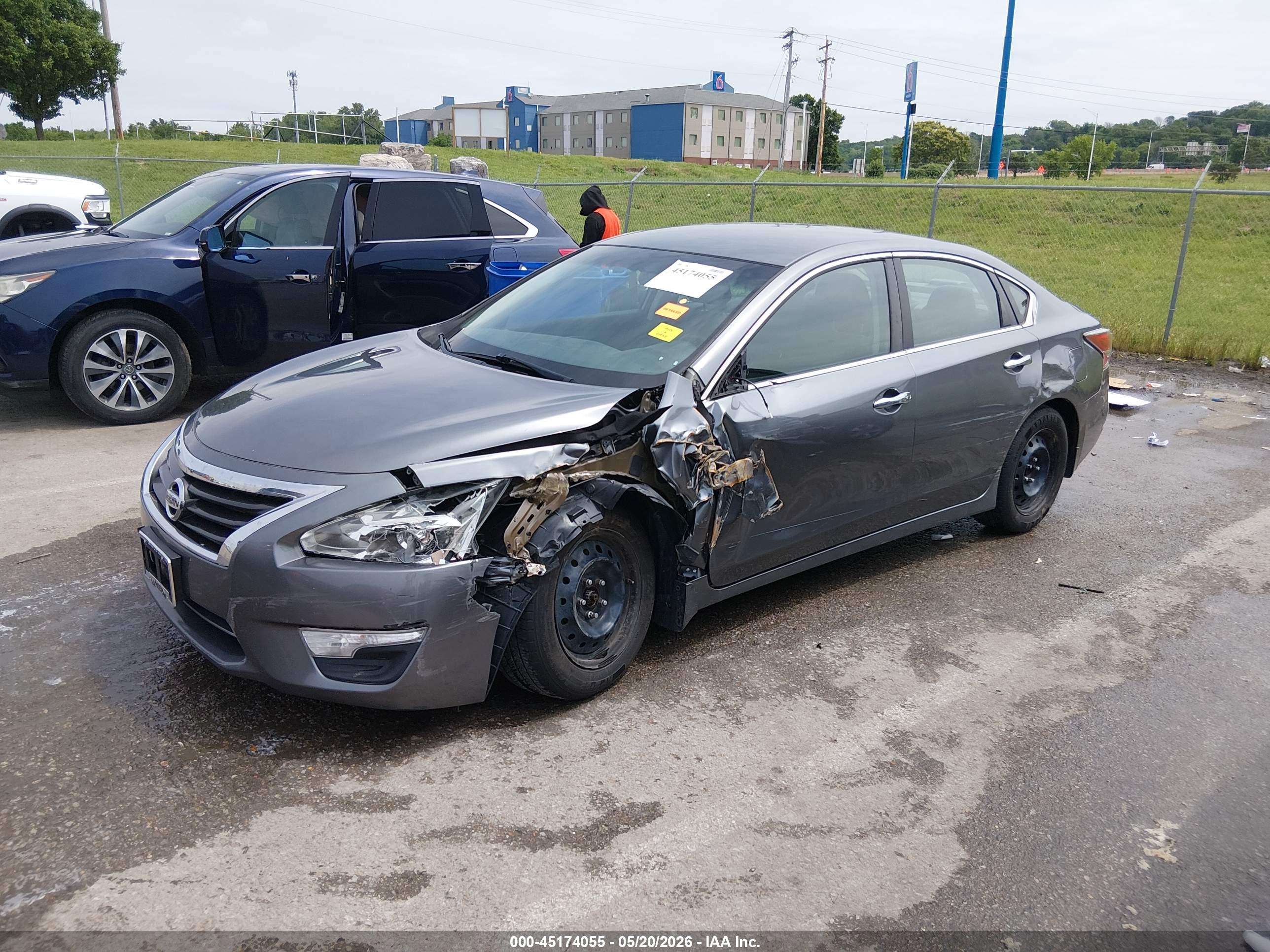 NISSAN ALTIMA image 2