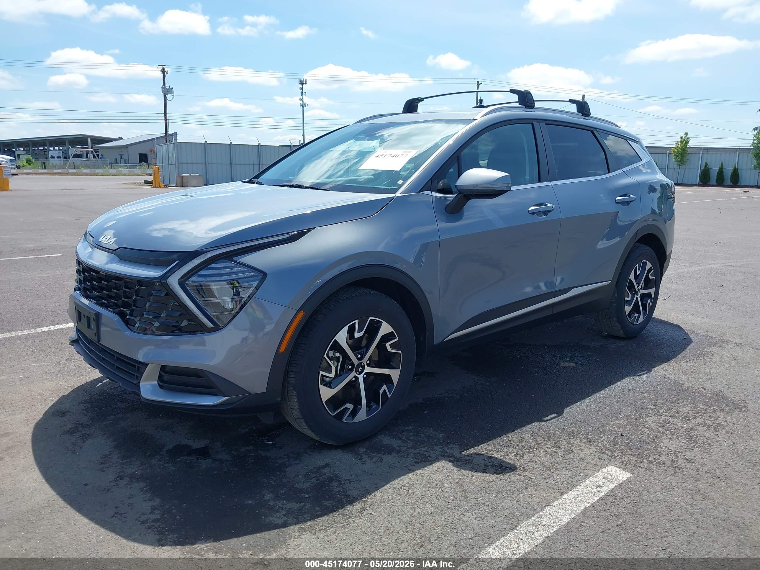 KIA SPORTAGE image 2