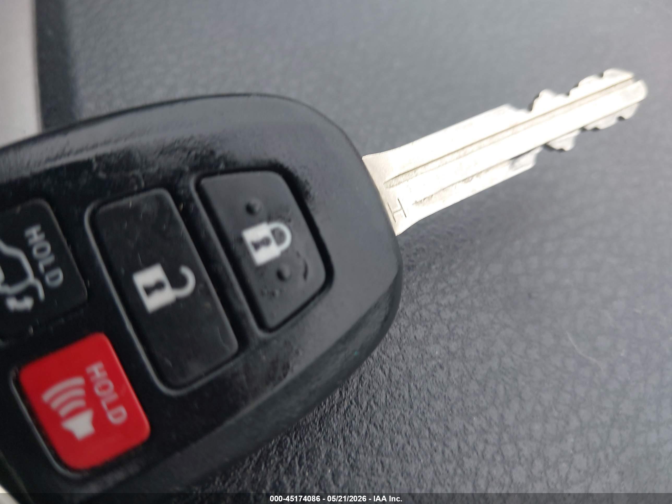 TOYOTA RAV4 image 11