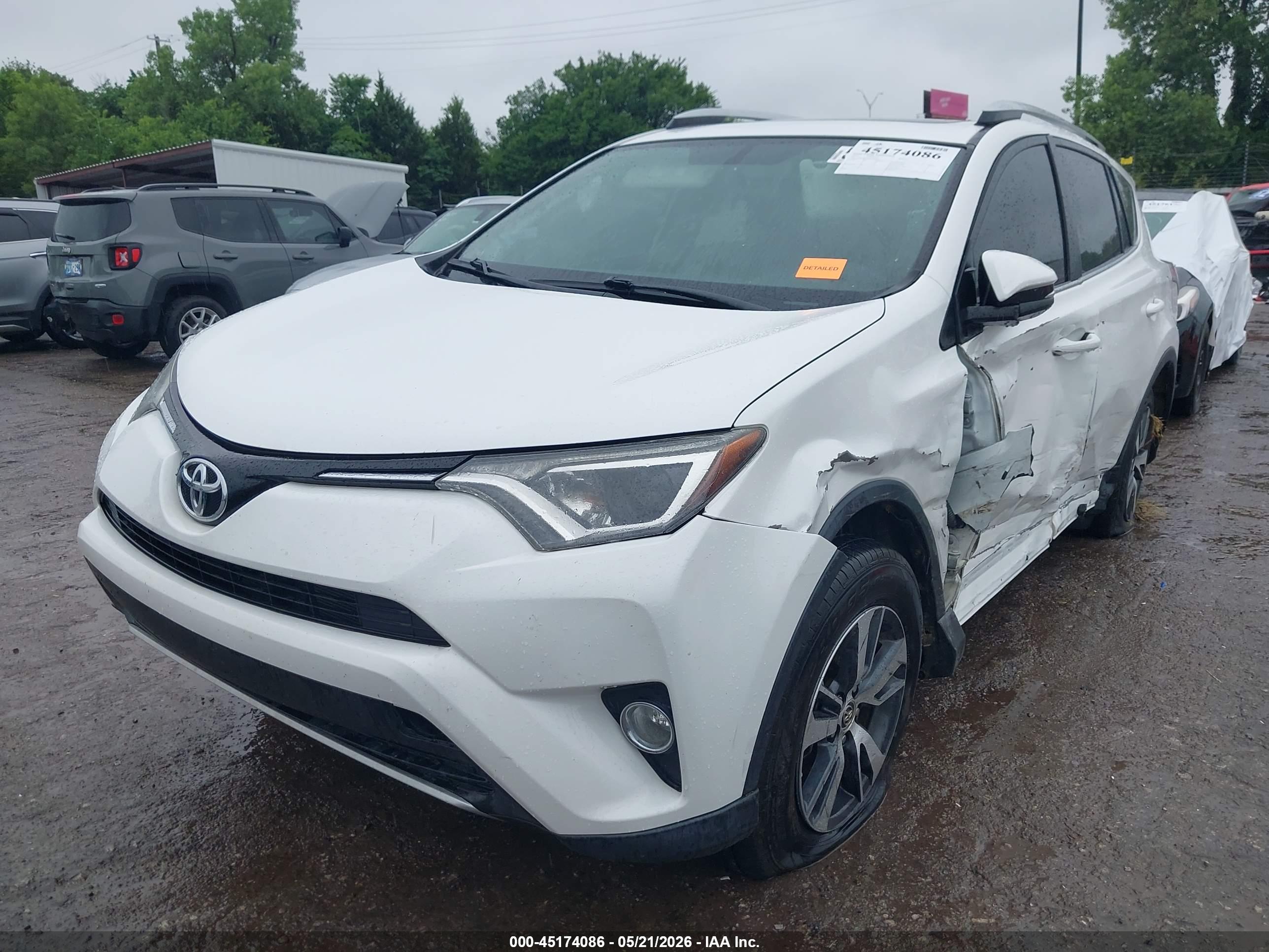 TOYOTA RAV4 image 2