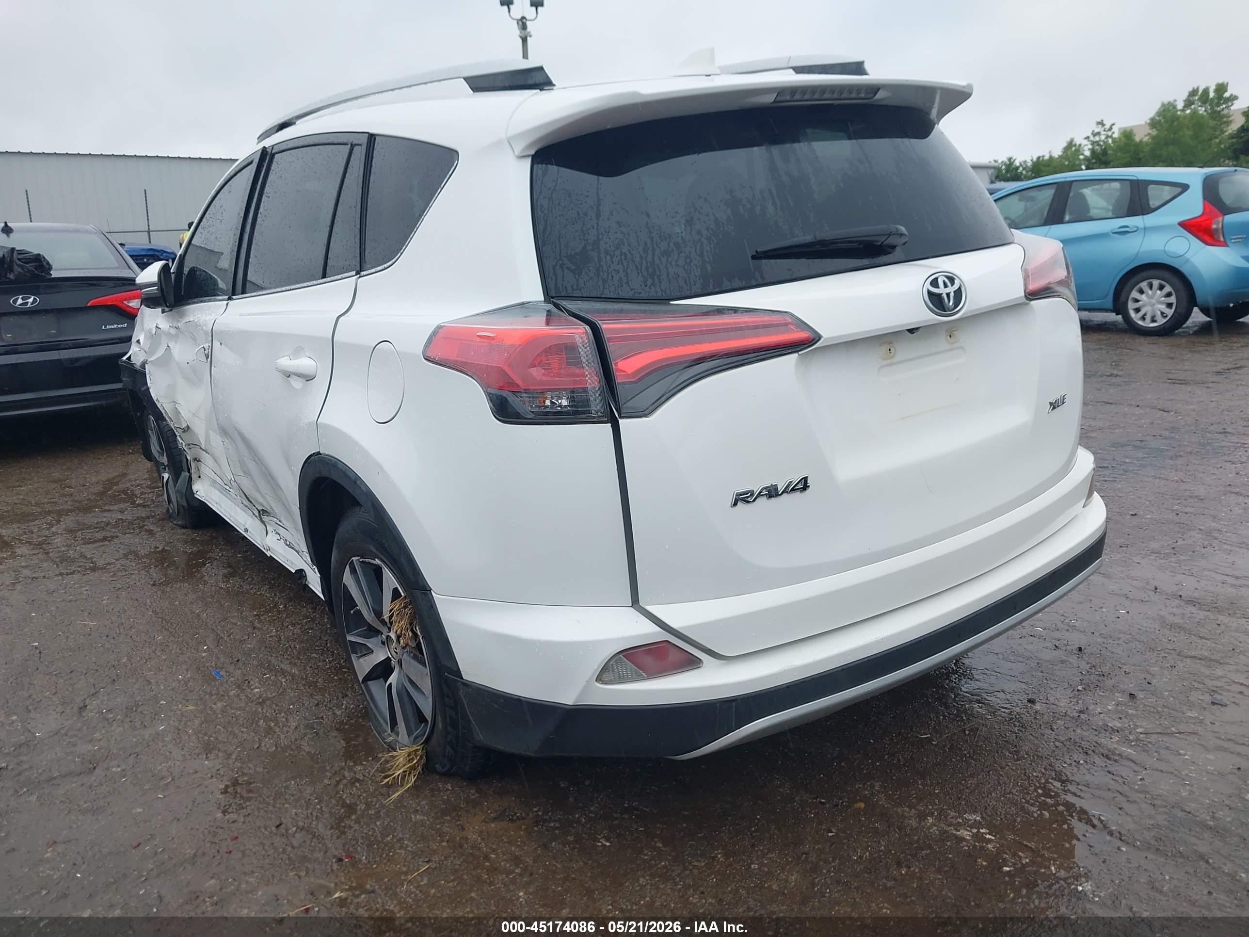 TOYOTA RAV4 image 3