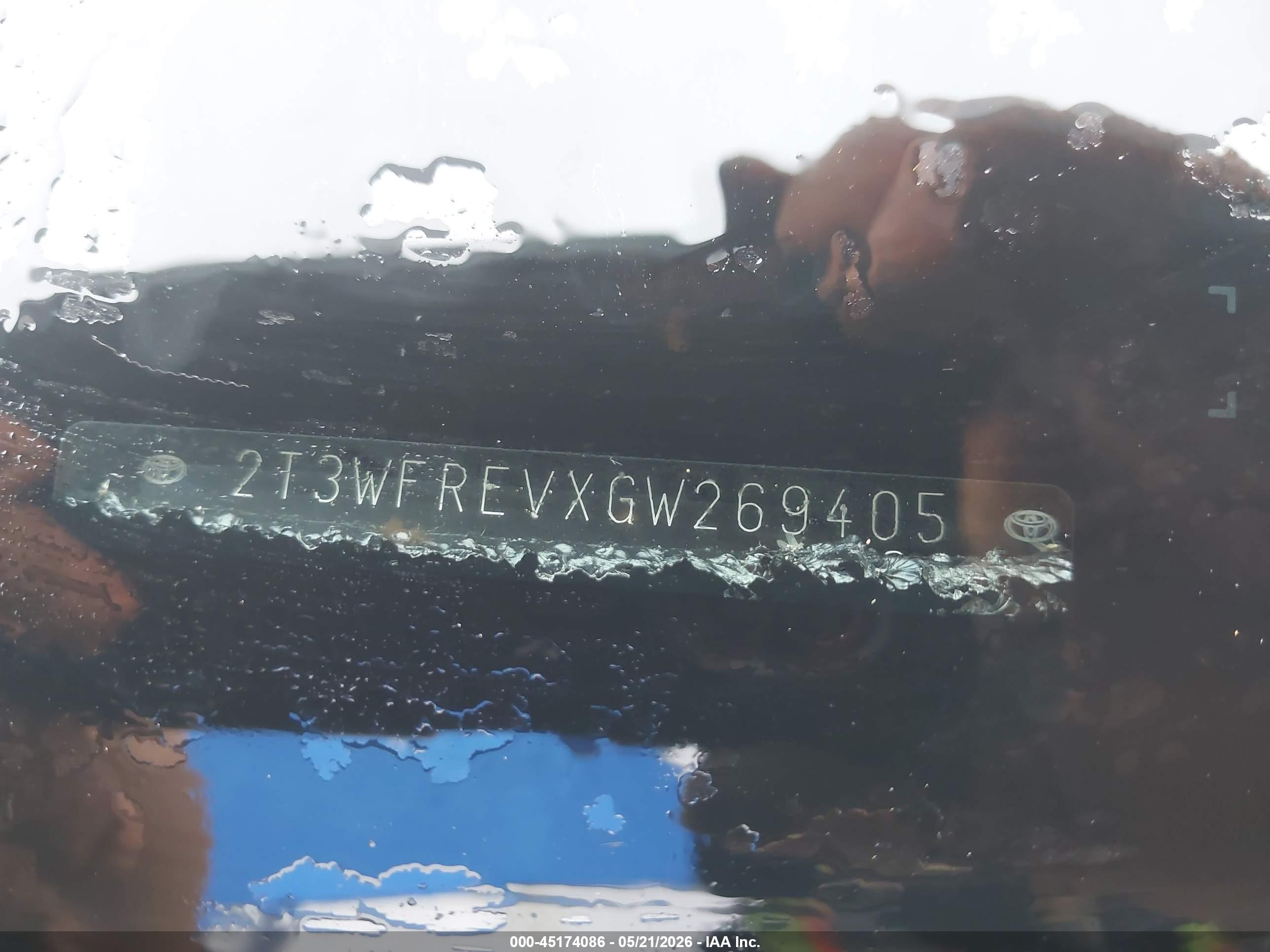 TOYOTA RAV4 image 9