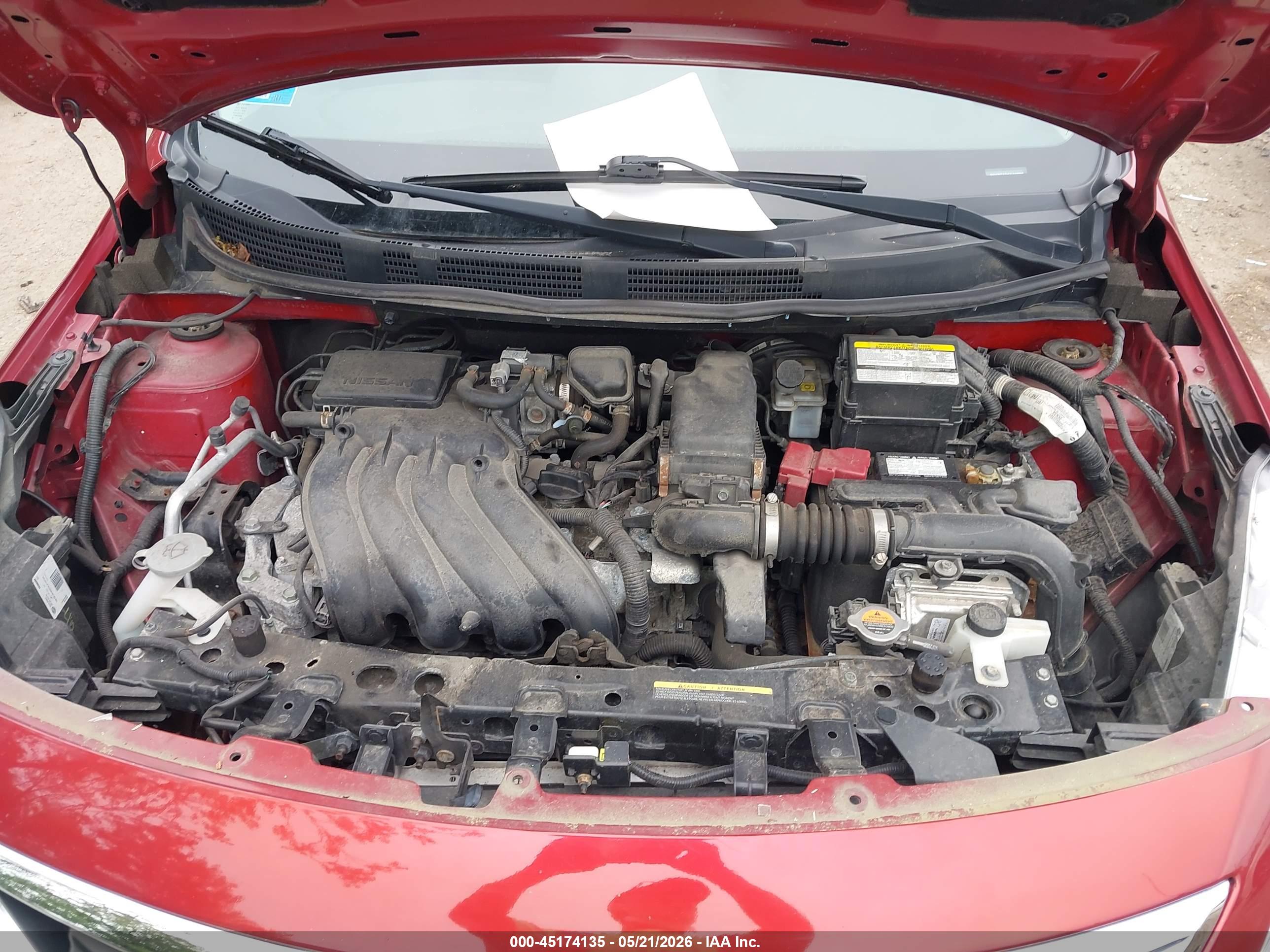 NISSAN VERSA image 10