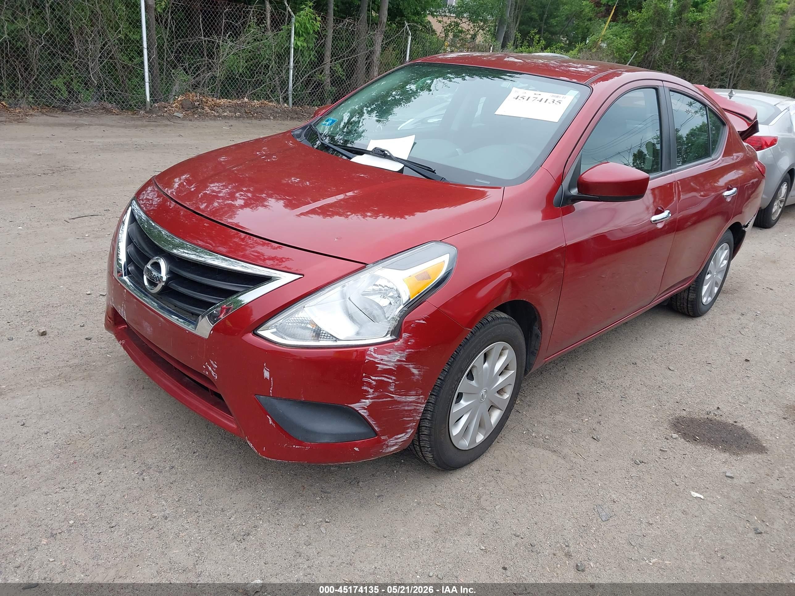 NISSAN VERSA image 2