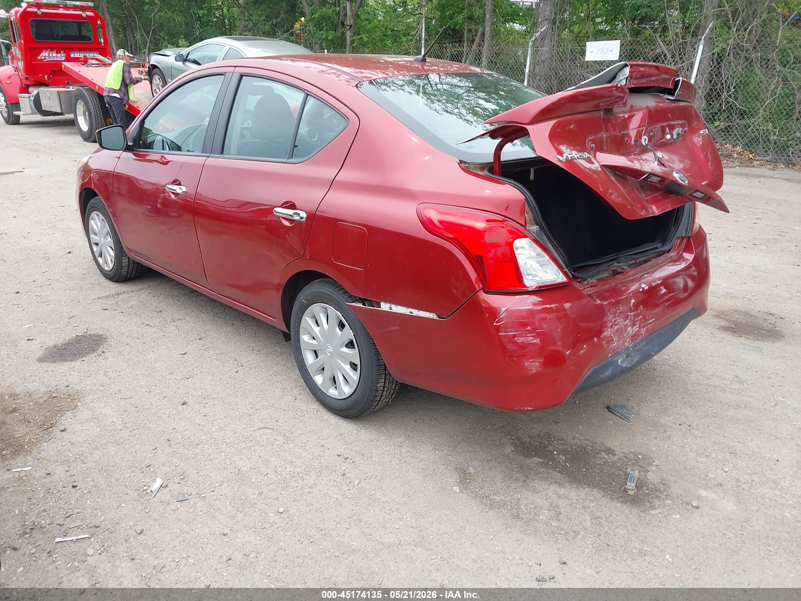 NISSAN VERSA image 3