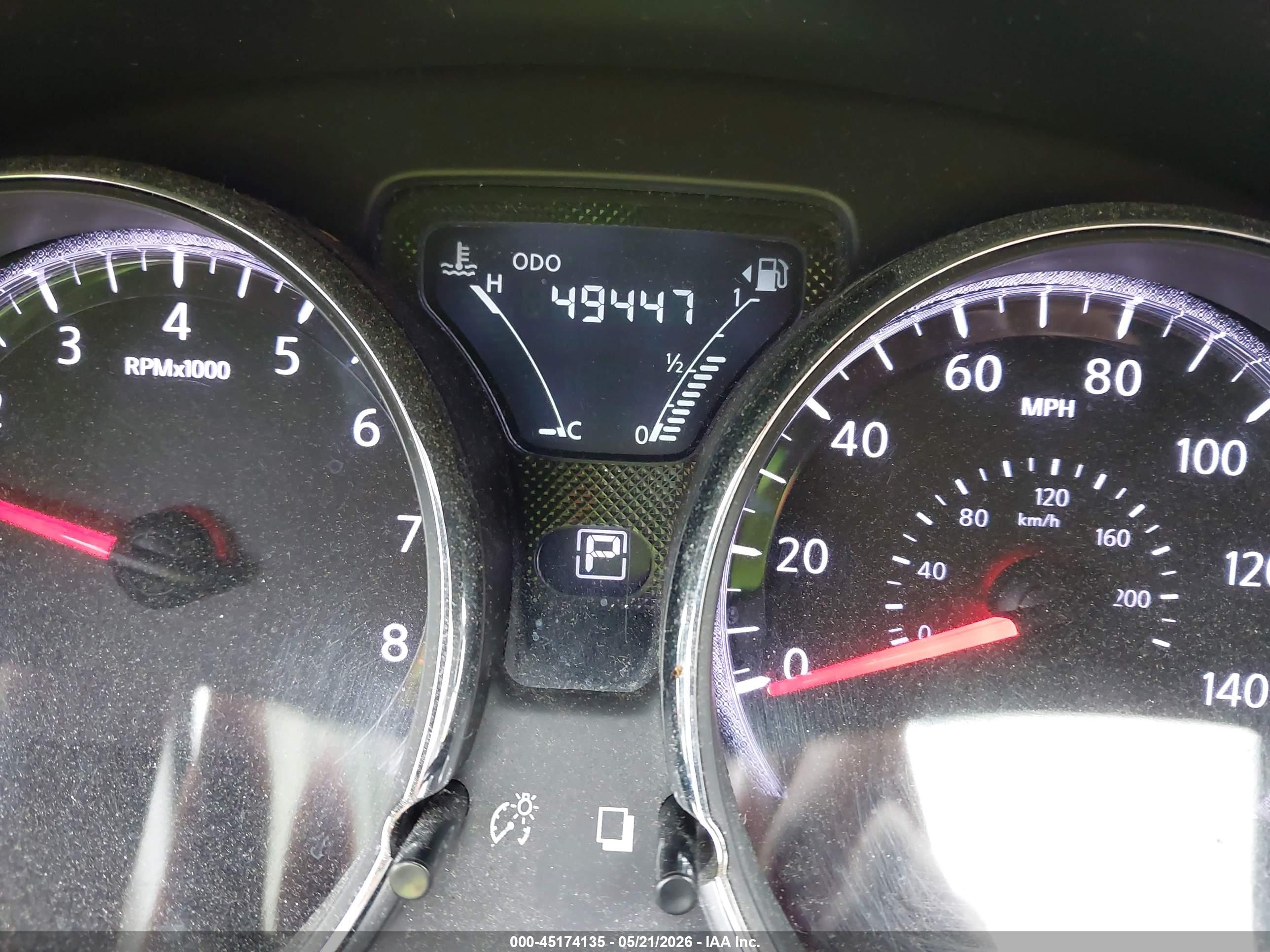 NISSAN VERSA image 7