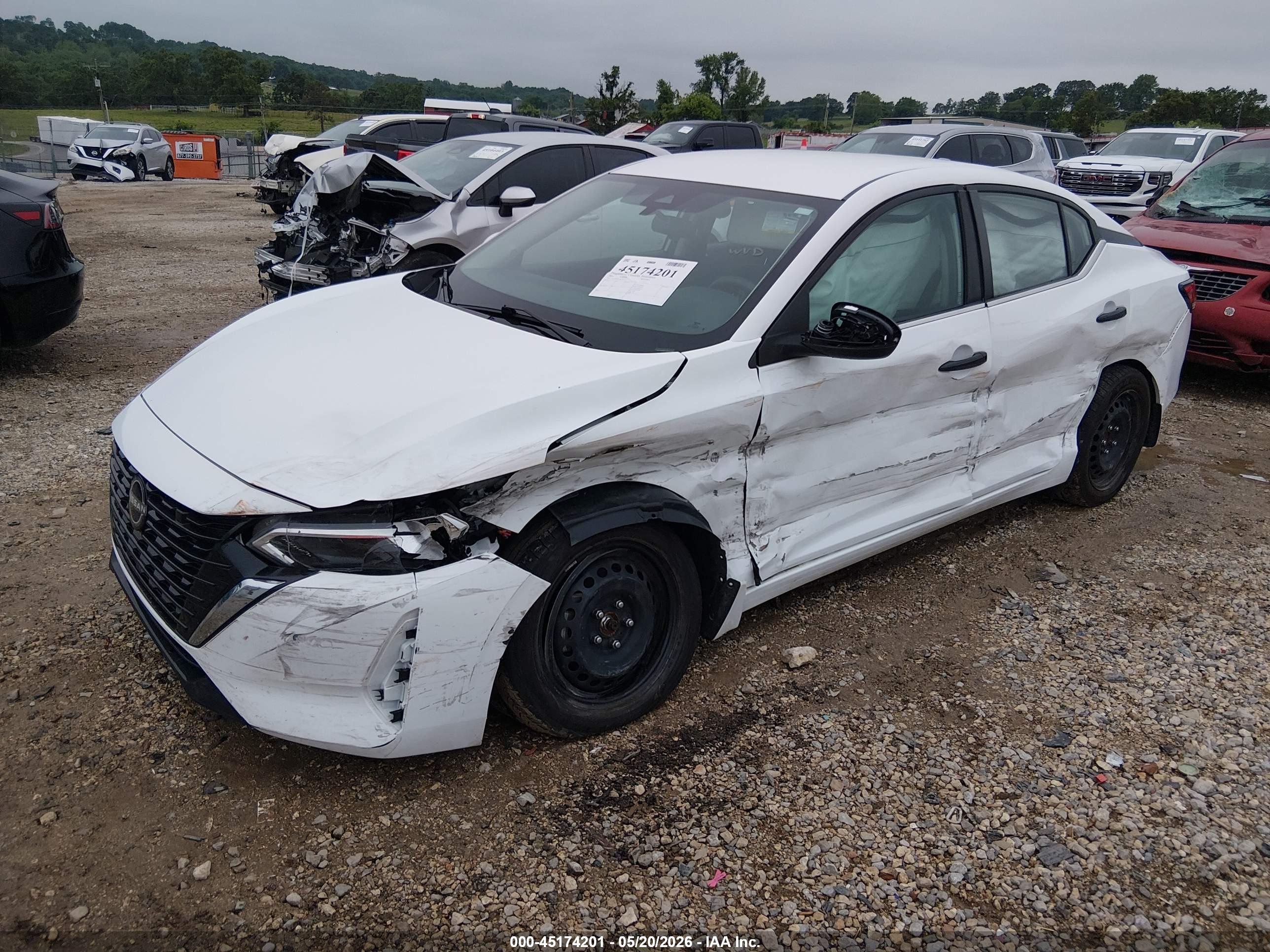 NISSAN SENTRA image 2