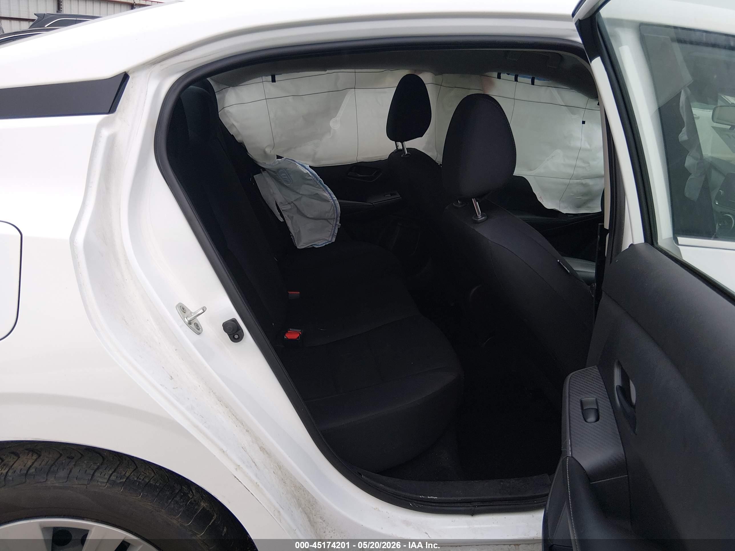 NISSAN SENTRA image 8