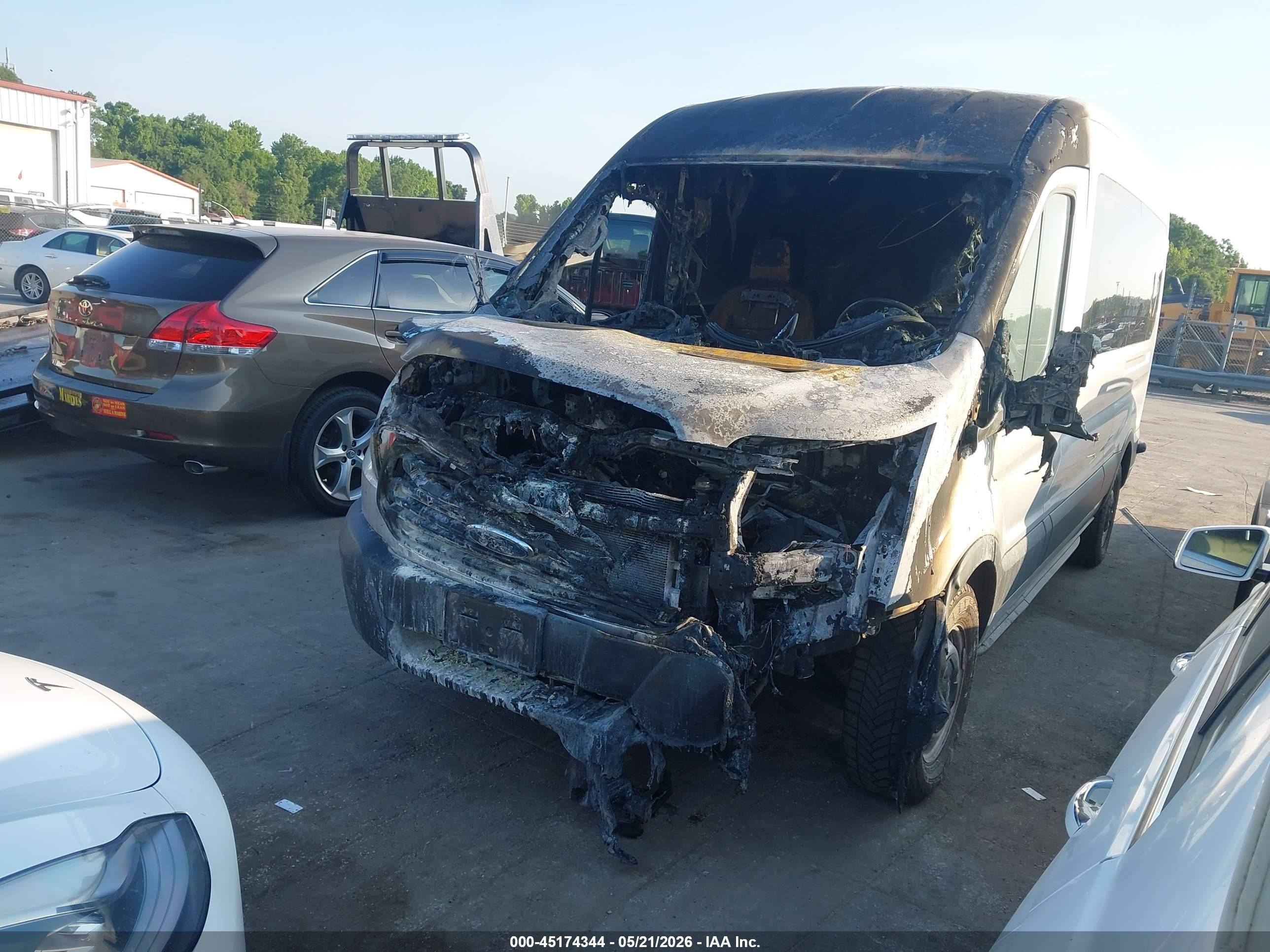 FORD TRANSIT-350 image 2