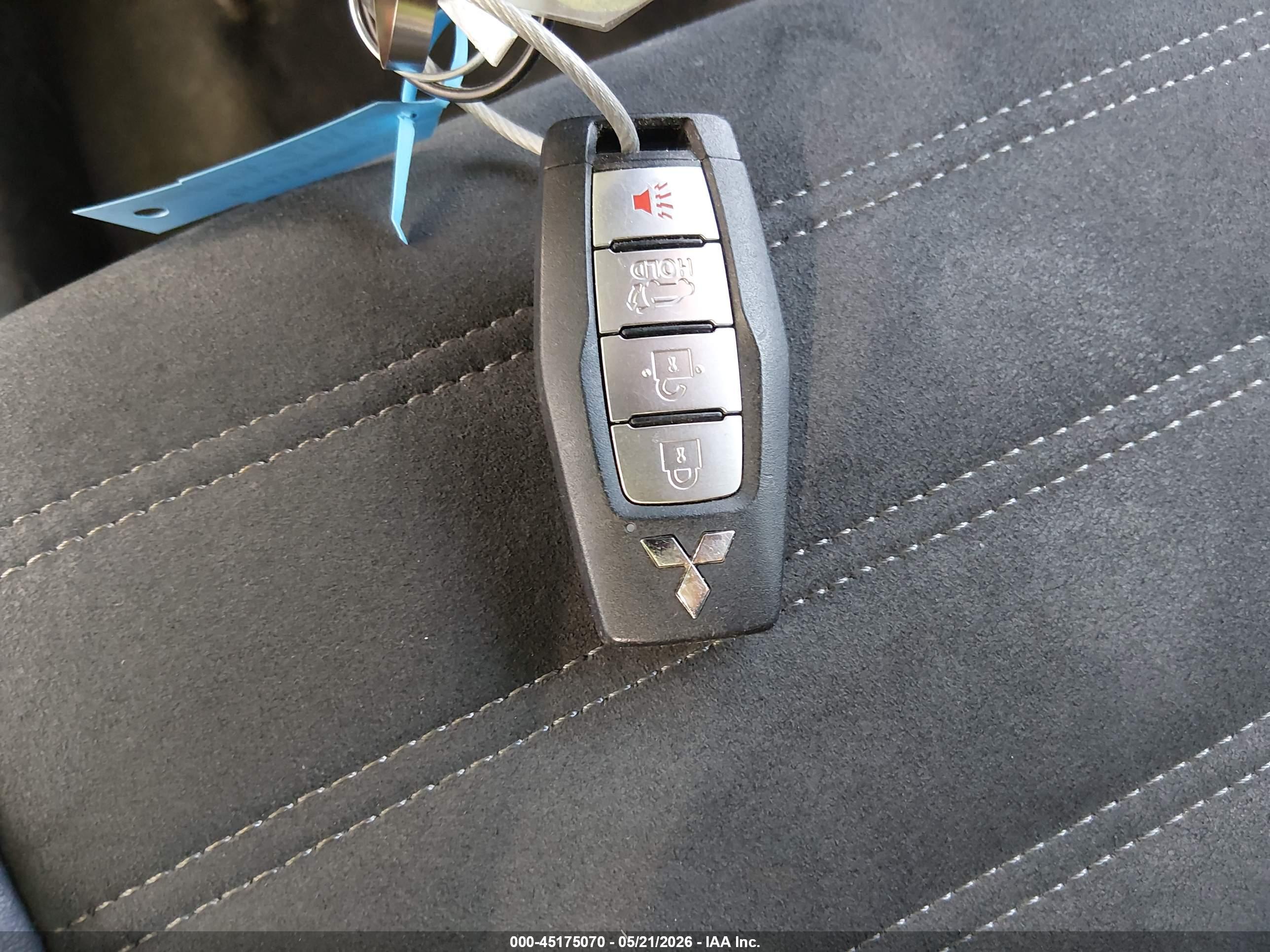 MITSUBISHI OUTLANDER image 11