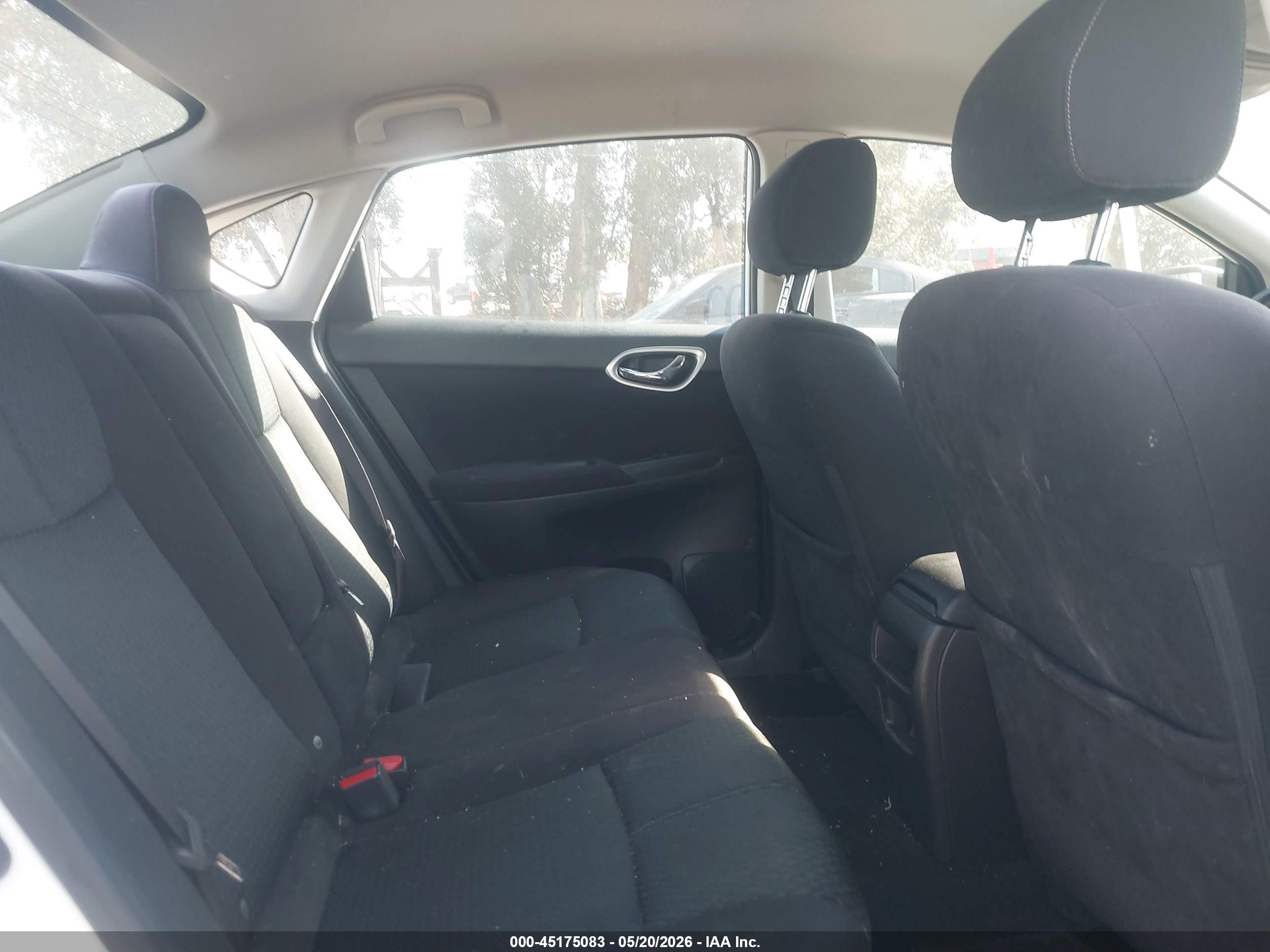 NISSAN SENTRA image 8