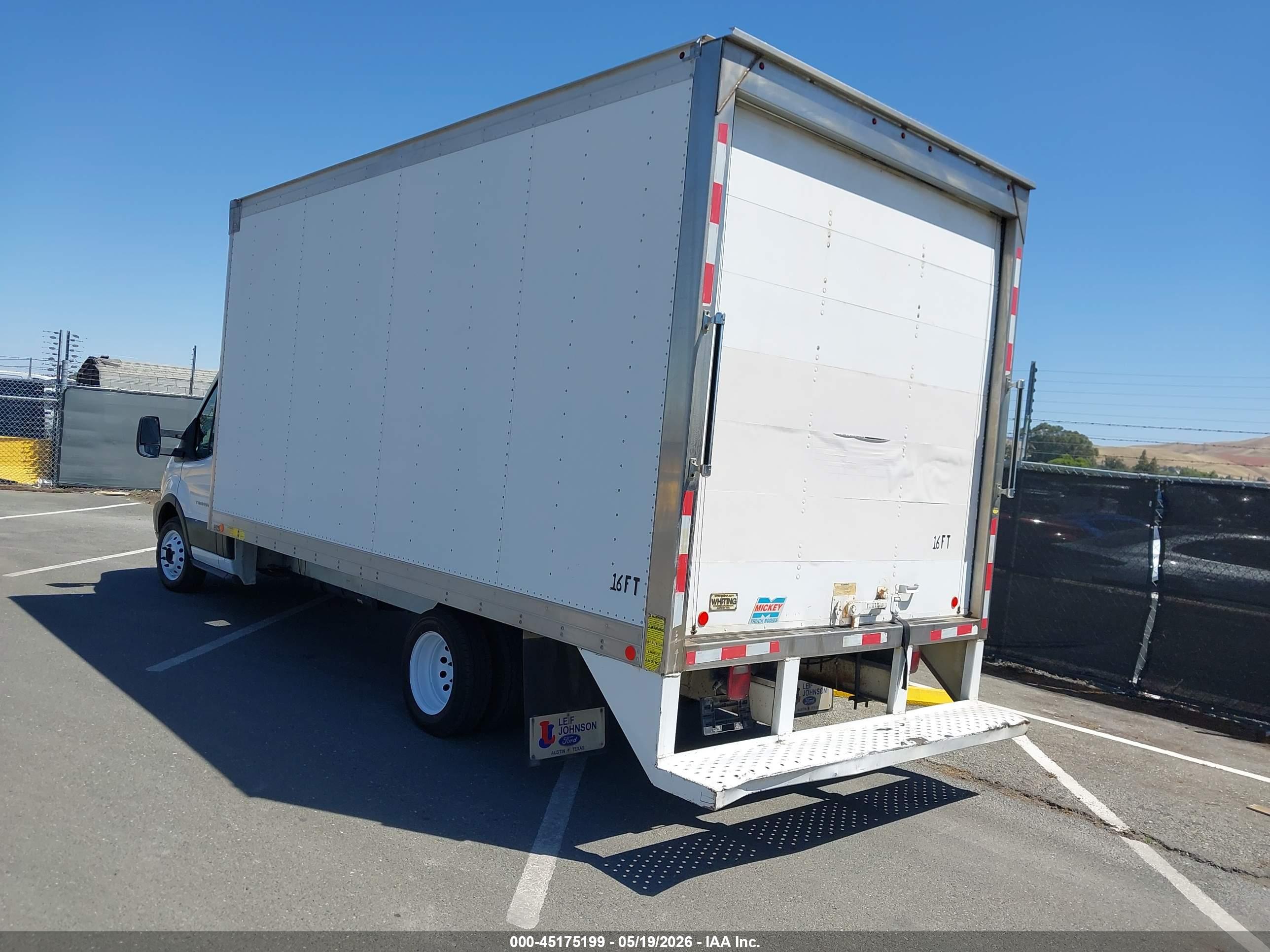 FORD TRANSIT-350 image 3