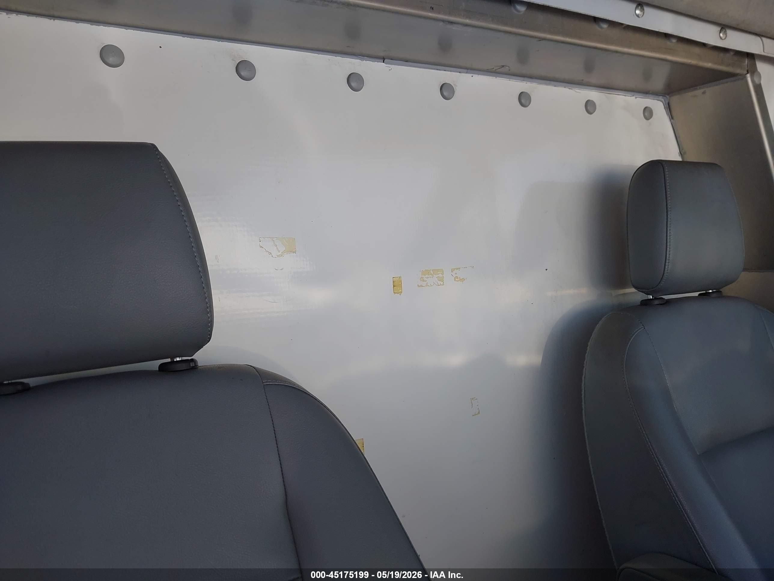 FORD TRANSIT-350 image 8