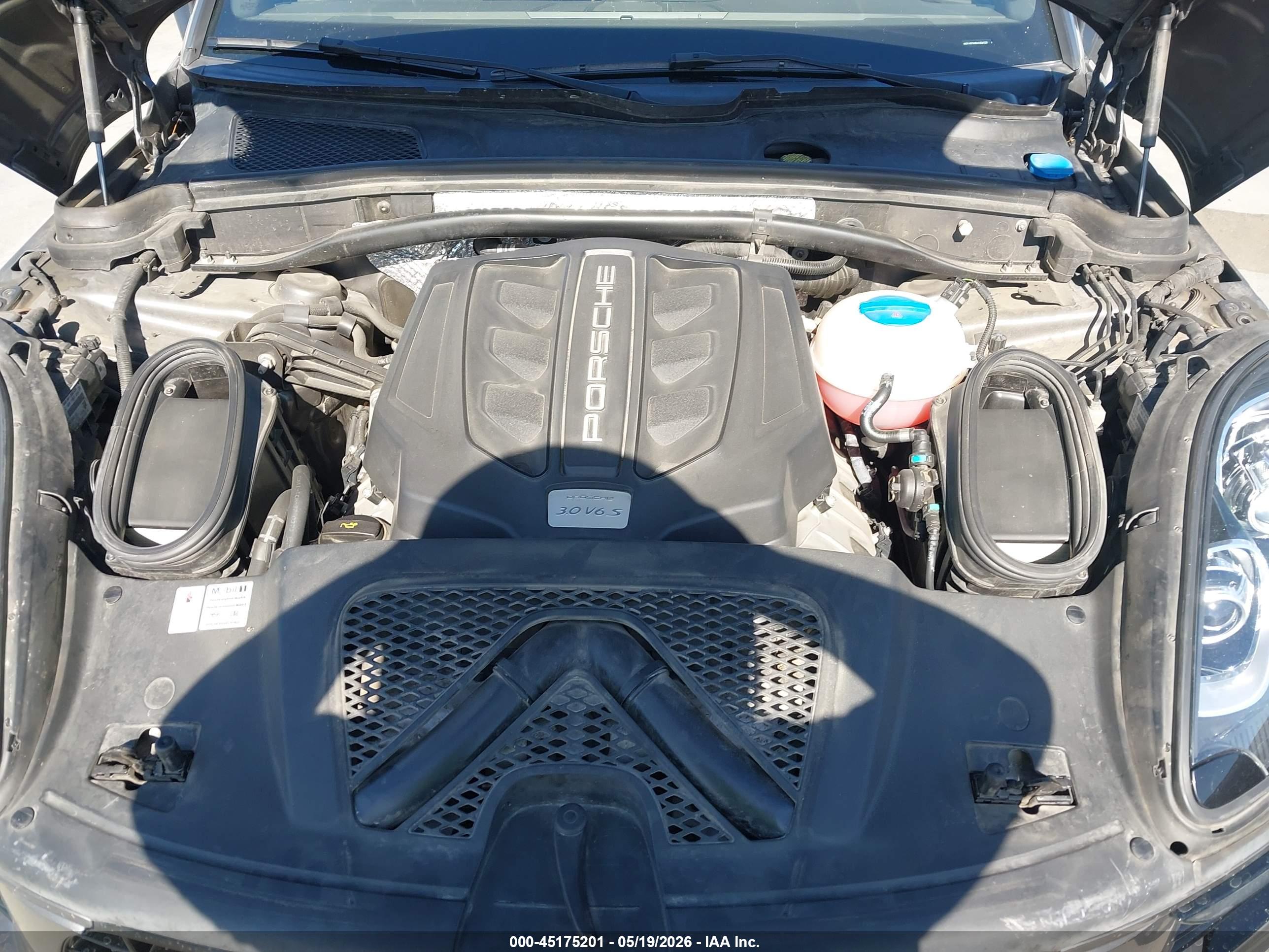 PORSCHE MACAN image 10