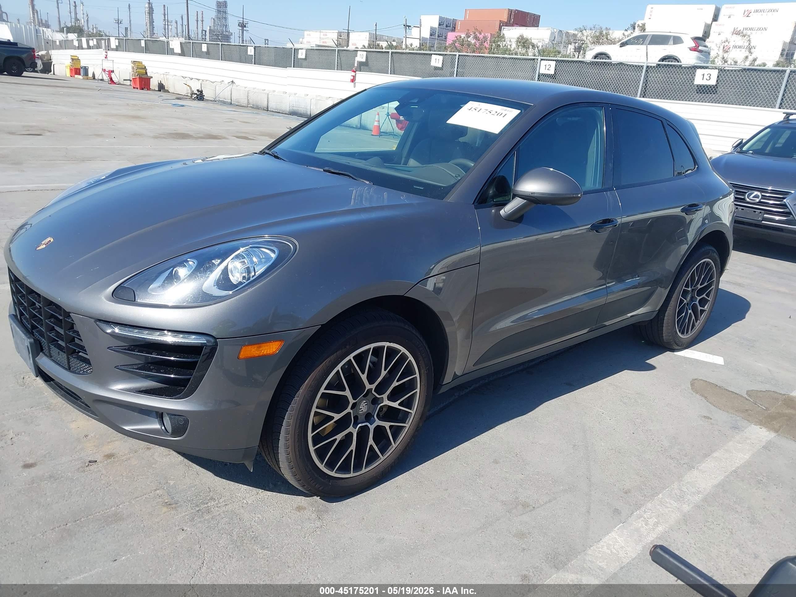 PORSCHE MACAN image 2