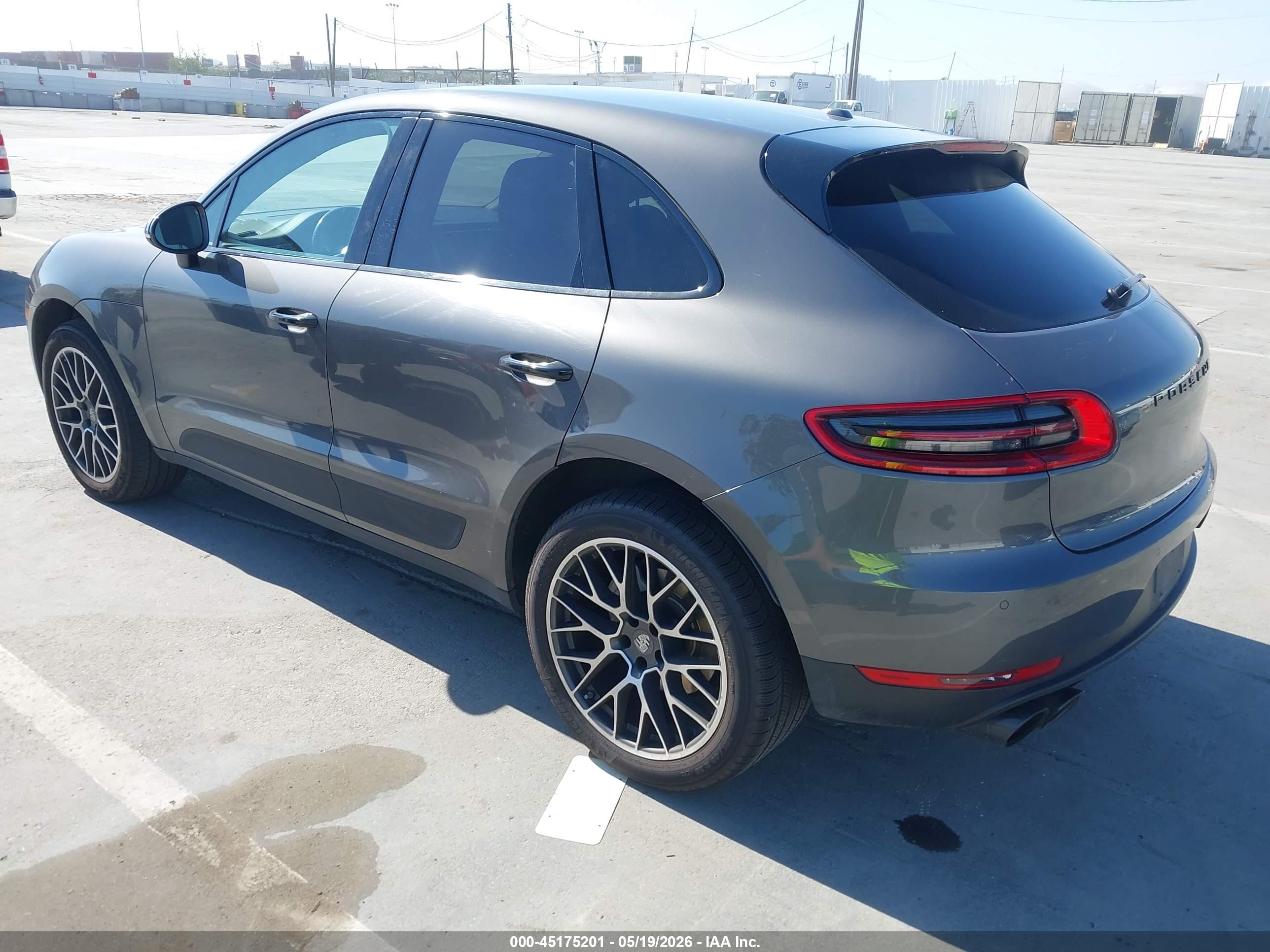 PORSCHE MACAN image 3