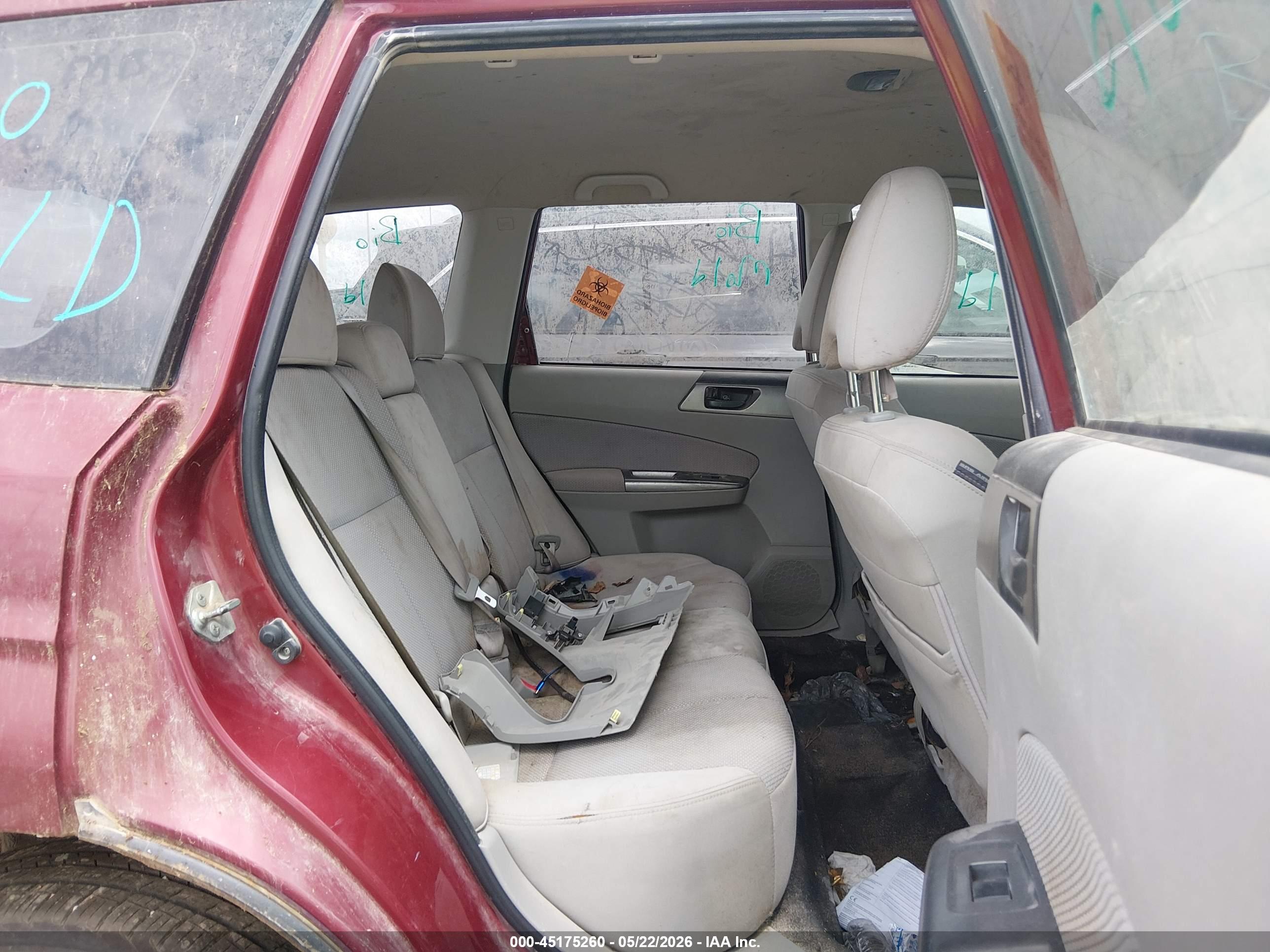 SUBARU FORESTER image 8