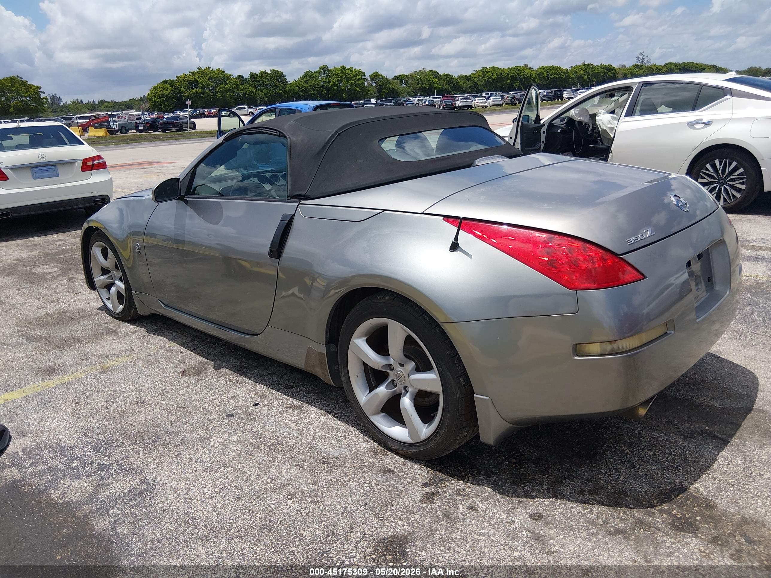 NISSAN 350Z image 3