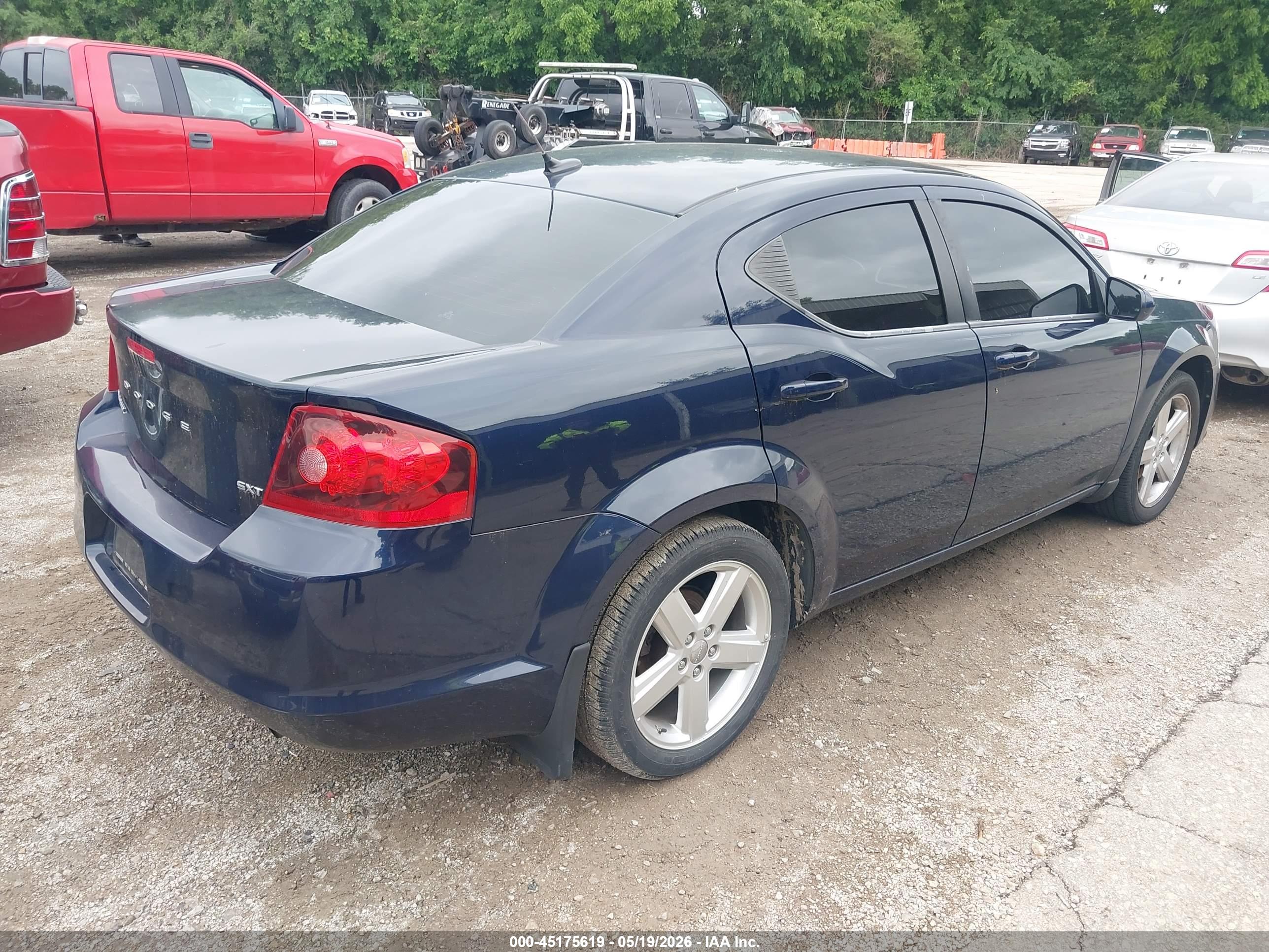 DODGE AVENGER image 4
