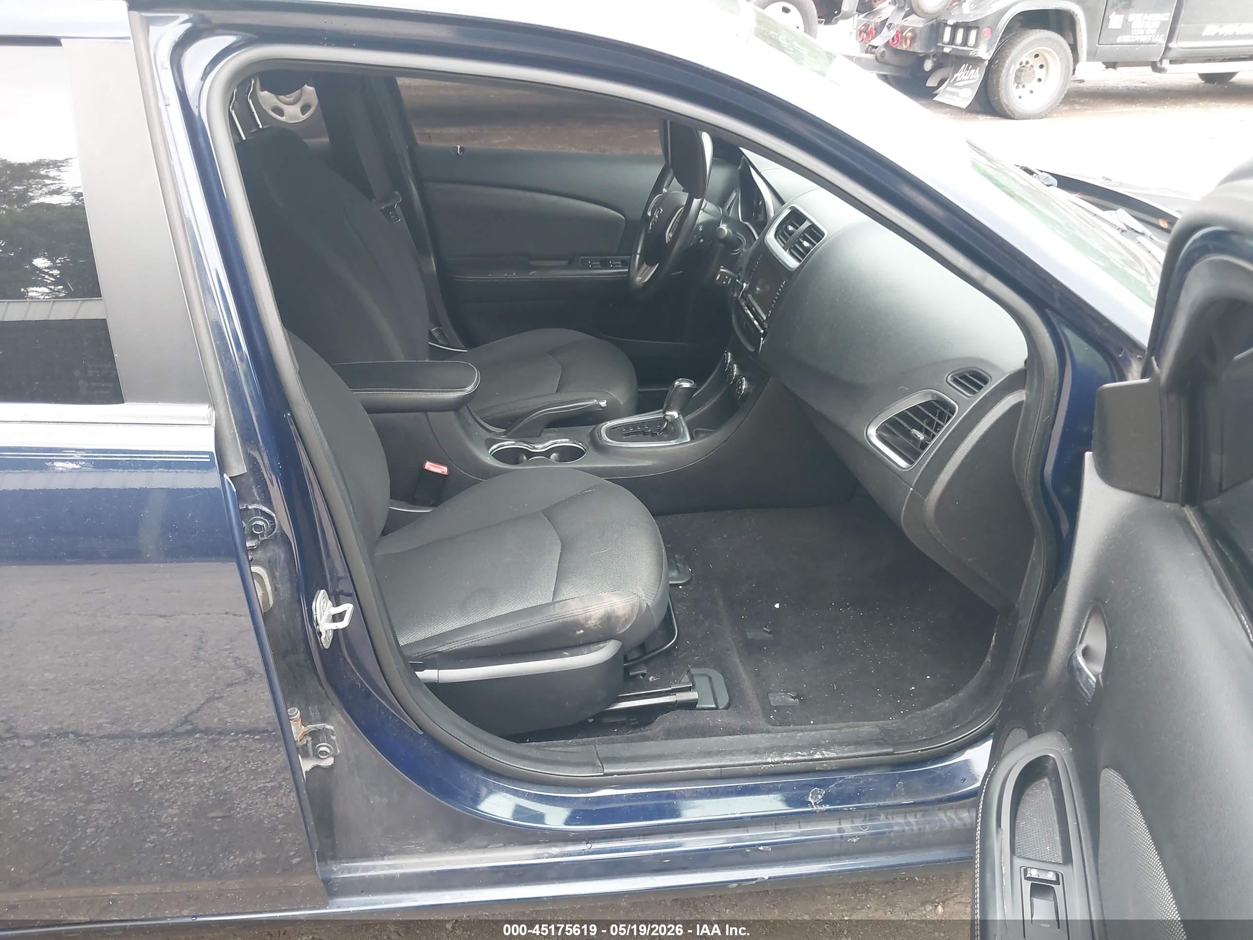 DODGE AVENGER image 5