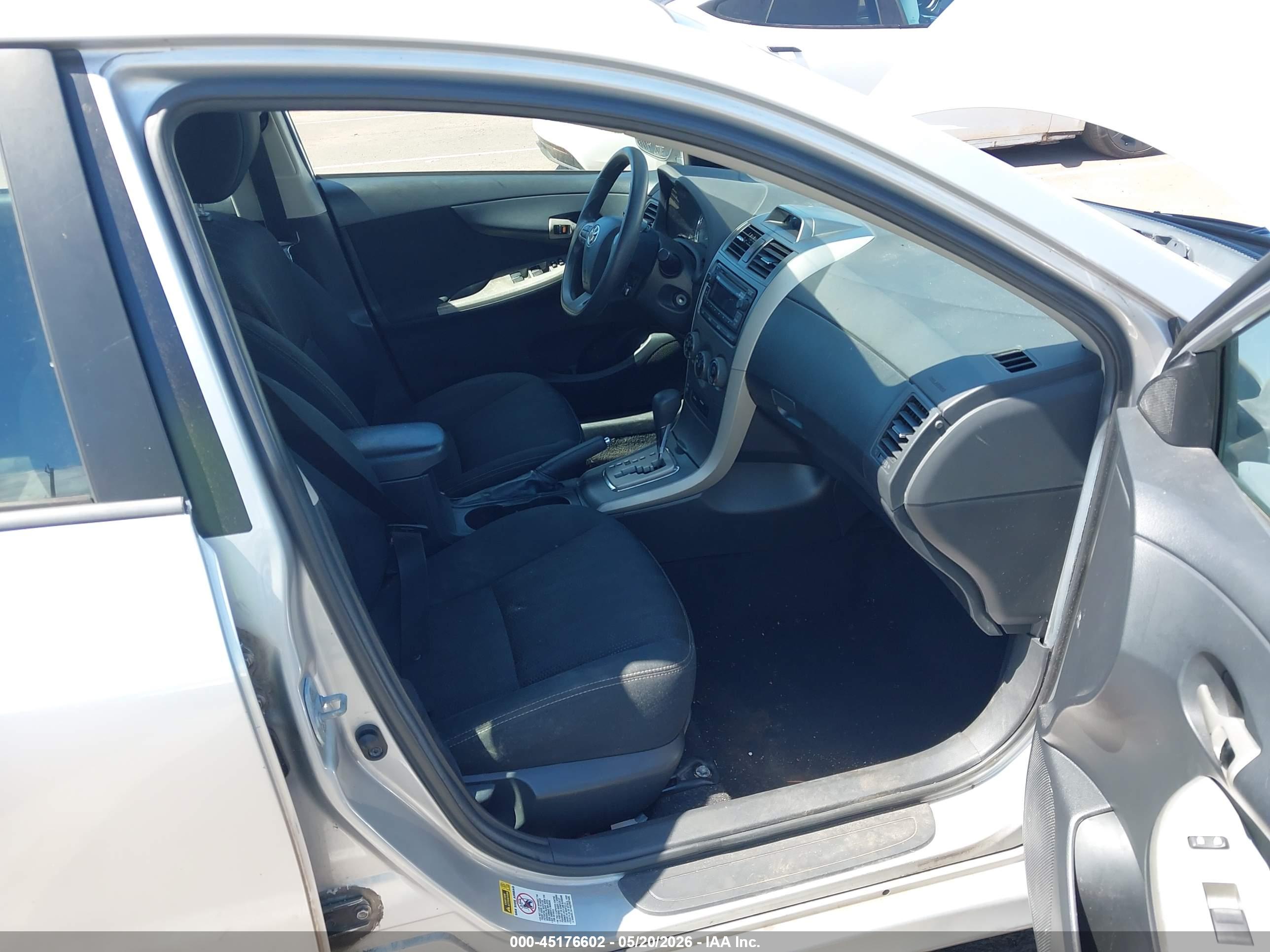 TOYOTA COROLLA image 11