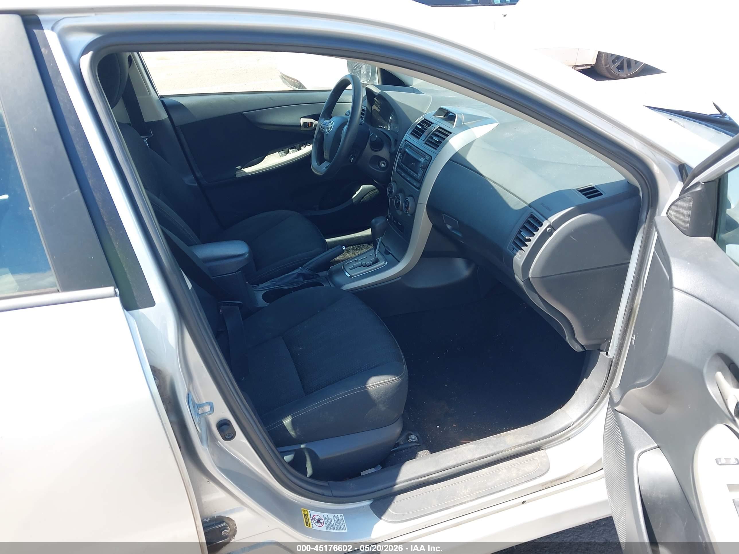 TOYOTA COROLLA image 5