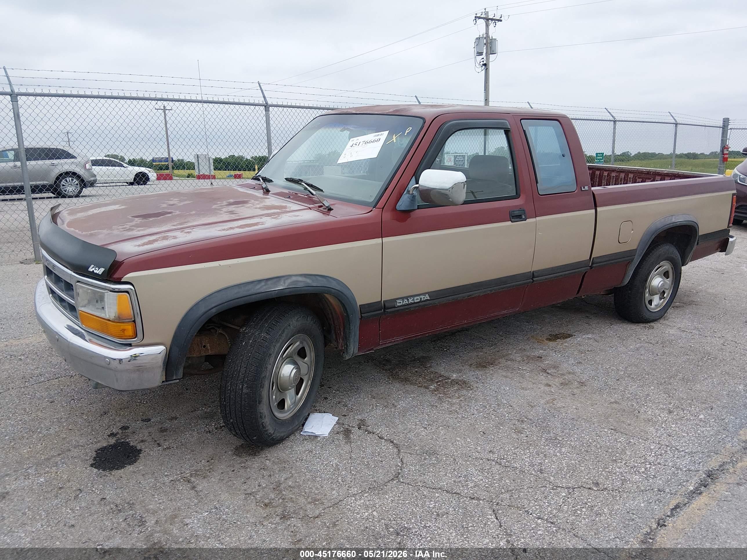 DODGE DAKOTA image 2