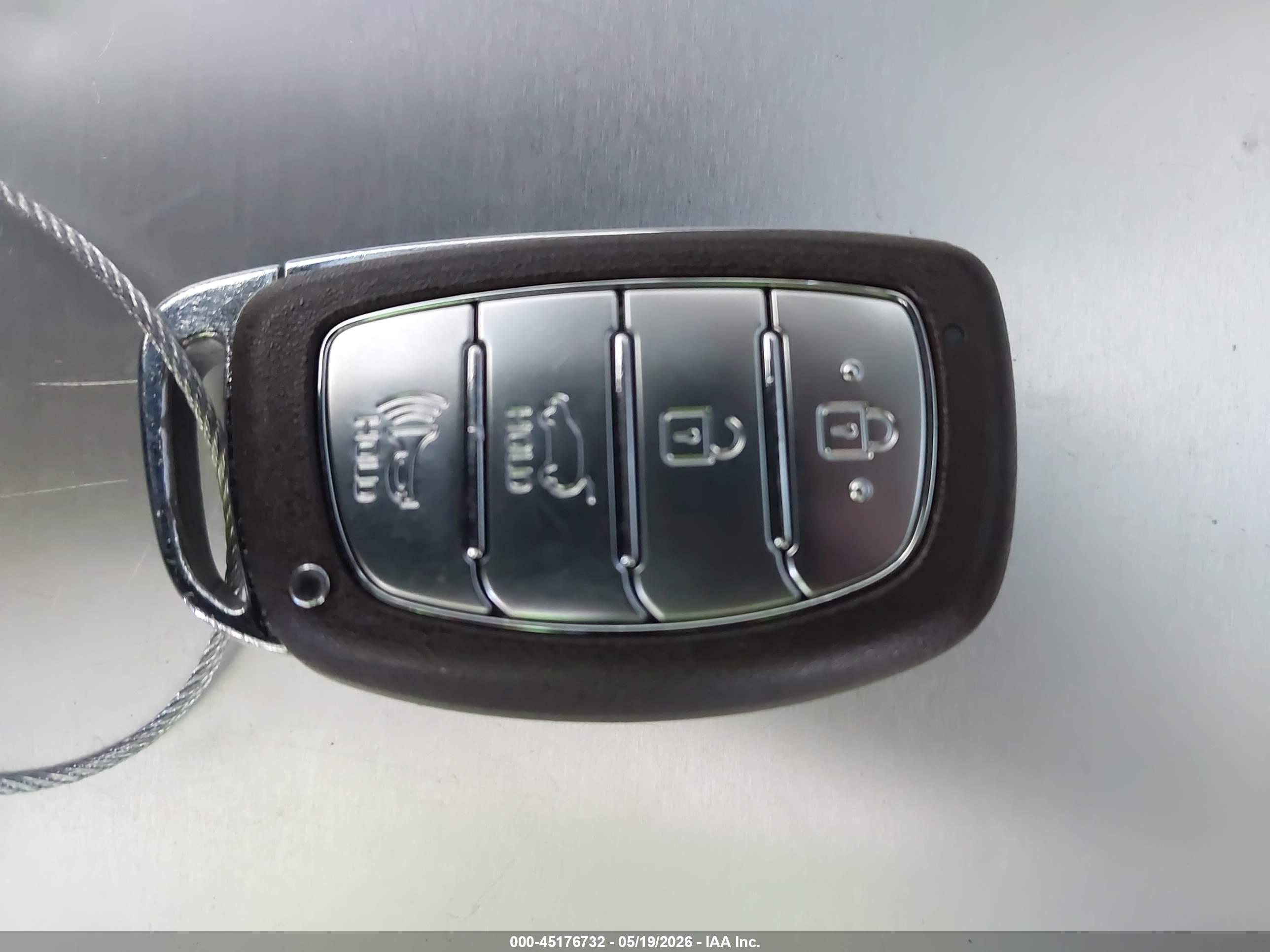 HYUNDAI TUCSON image 11